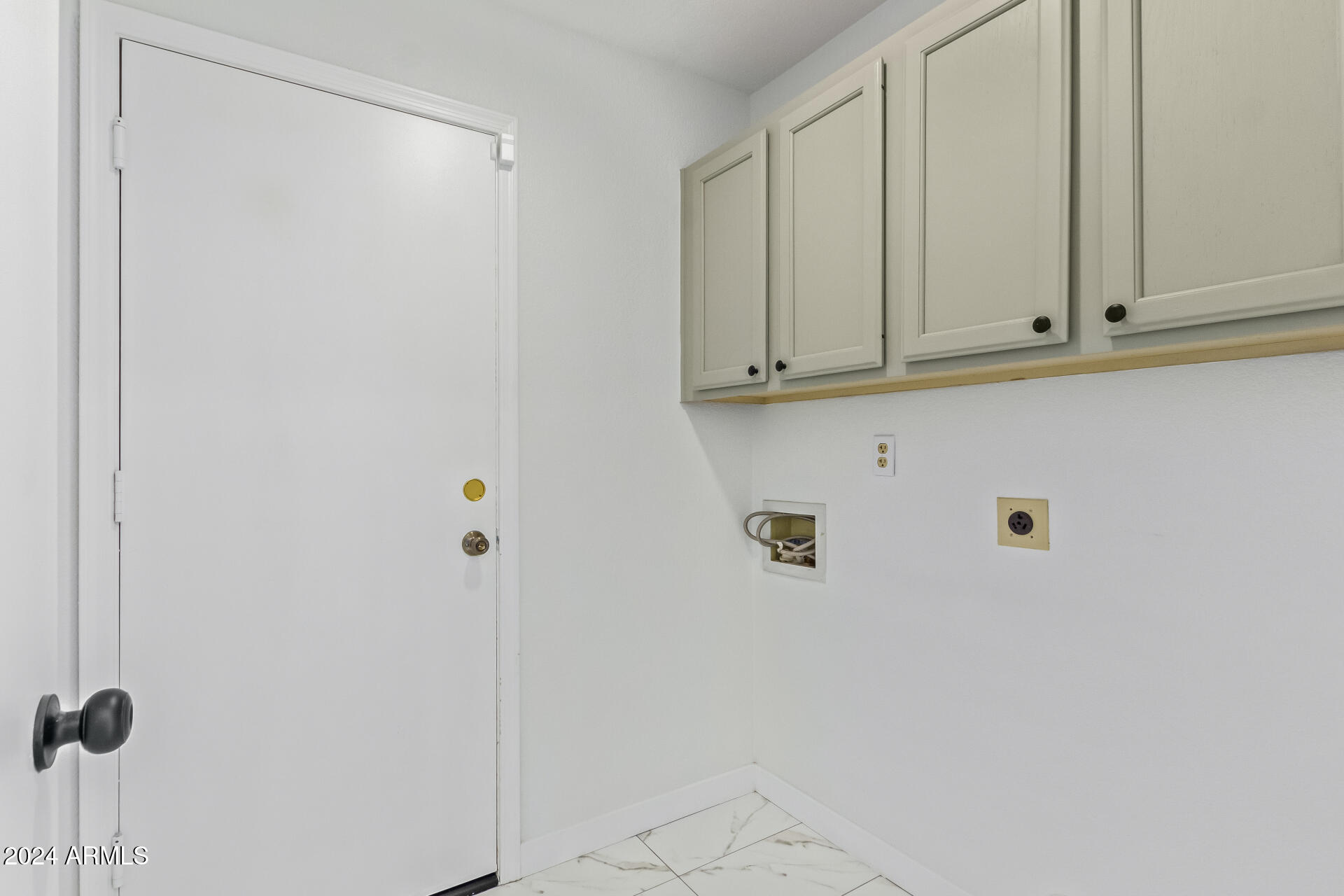 3223 E TOPEKA Drive
