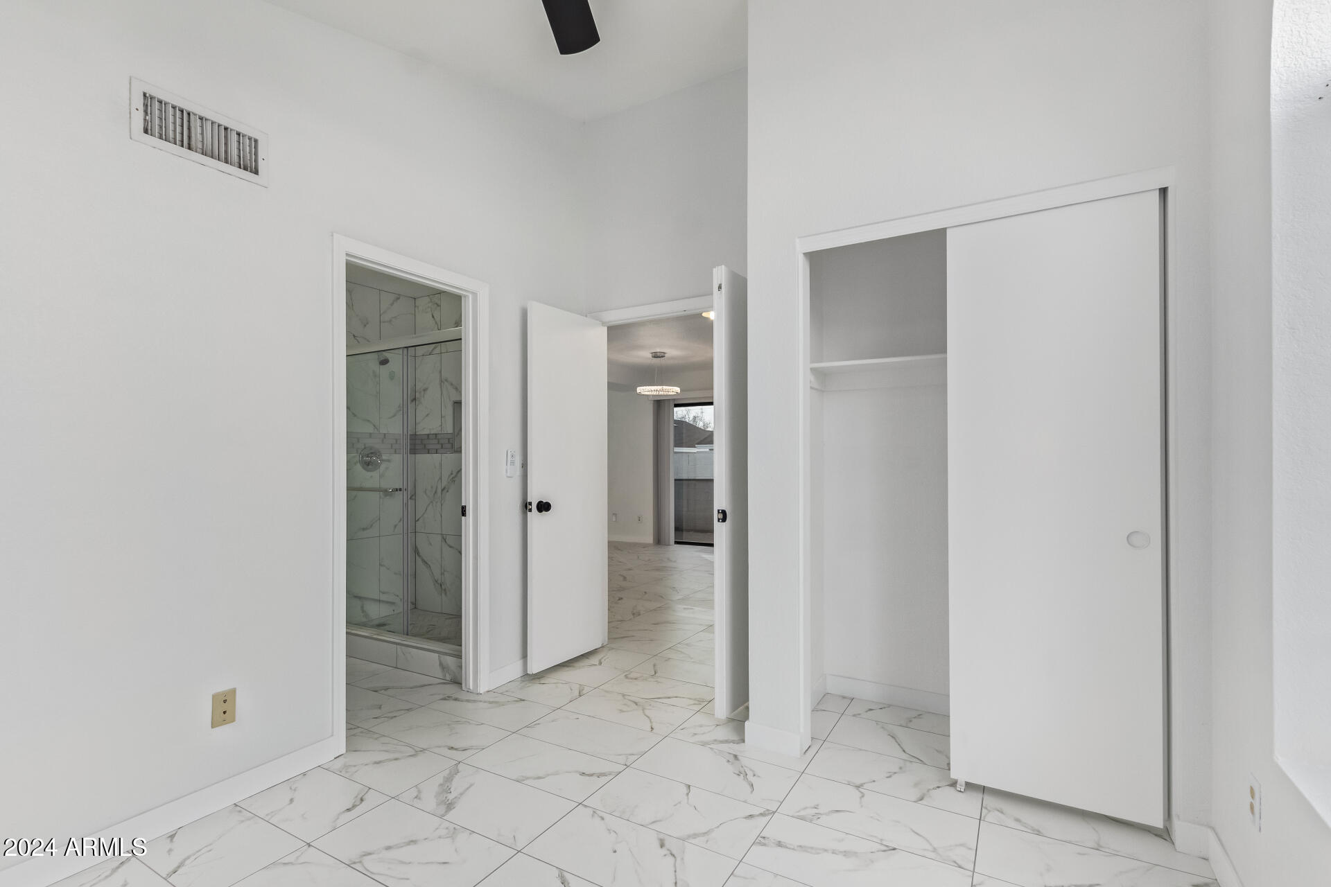 3223 E TOPEKA Drive