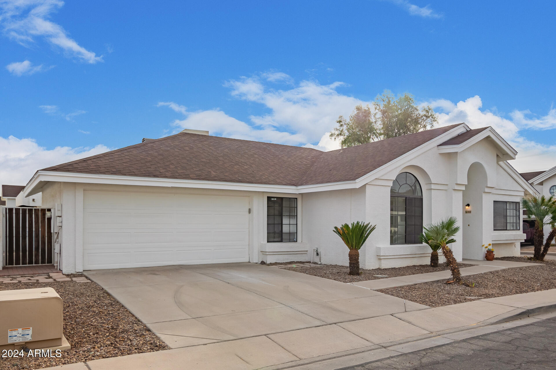 3223 E TOPEKA Drive