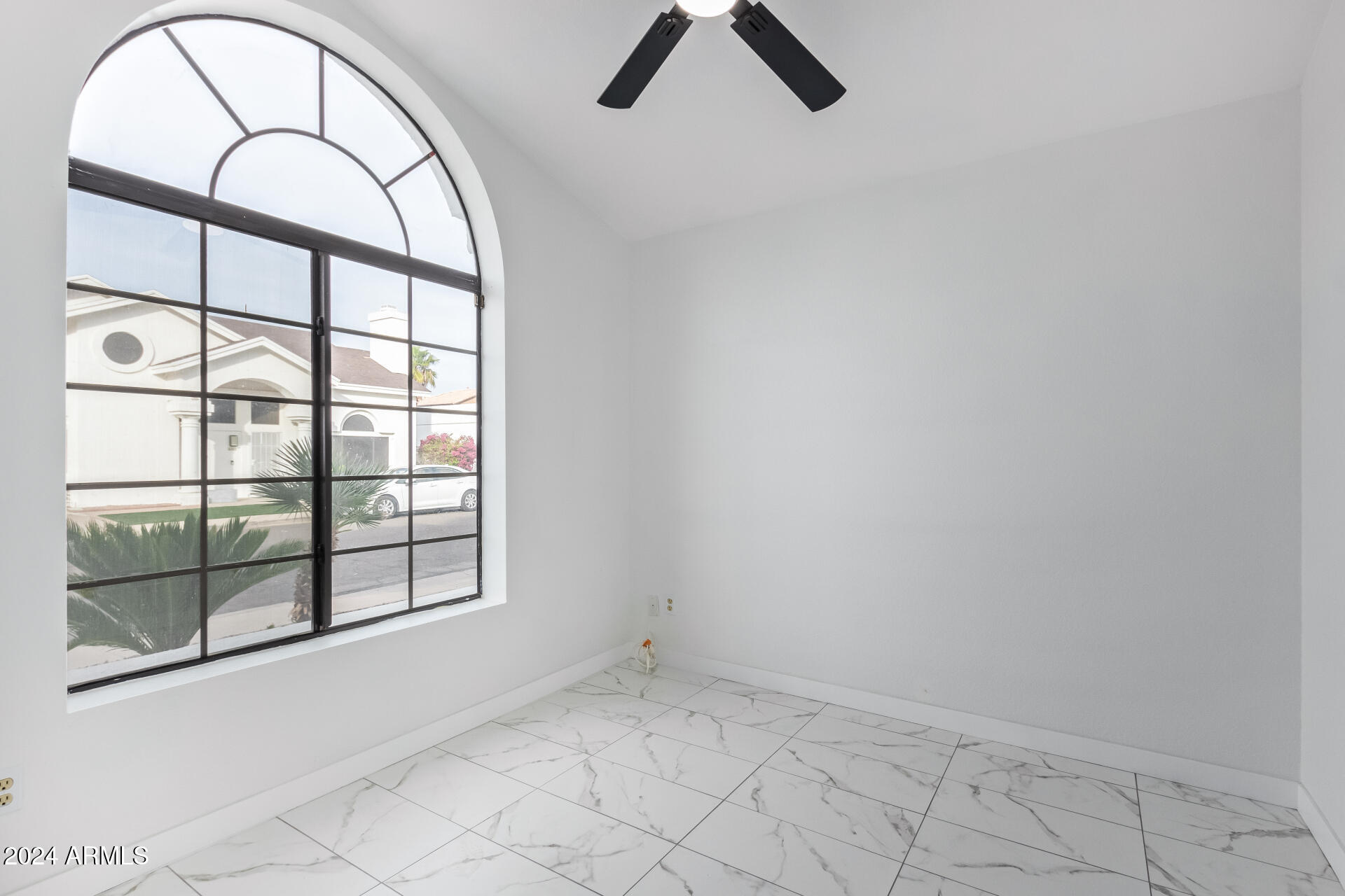 3223 E TOPEKA Drive