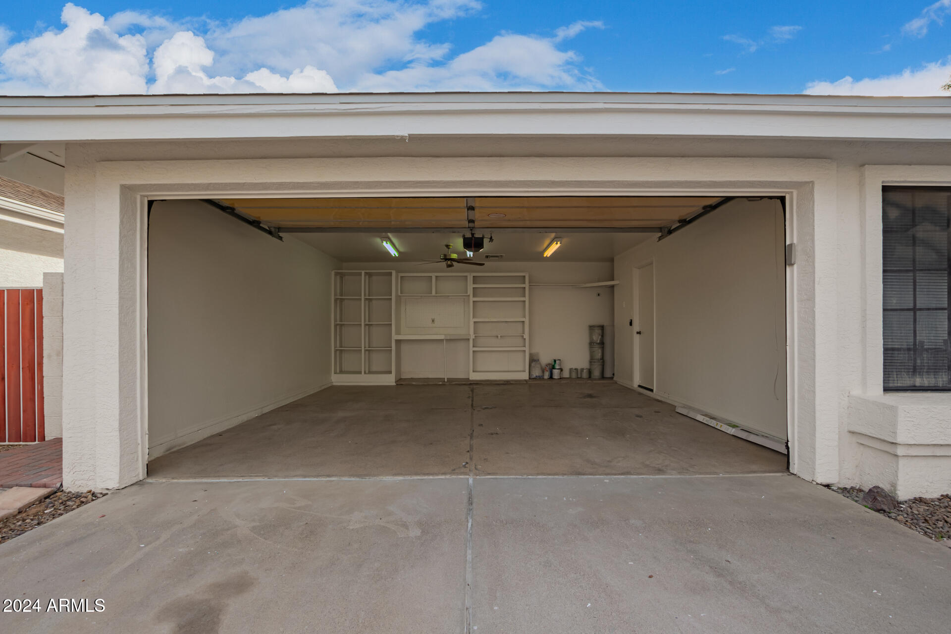 3223 E TOPEKA Drive