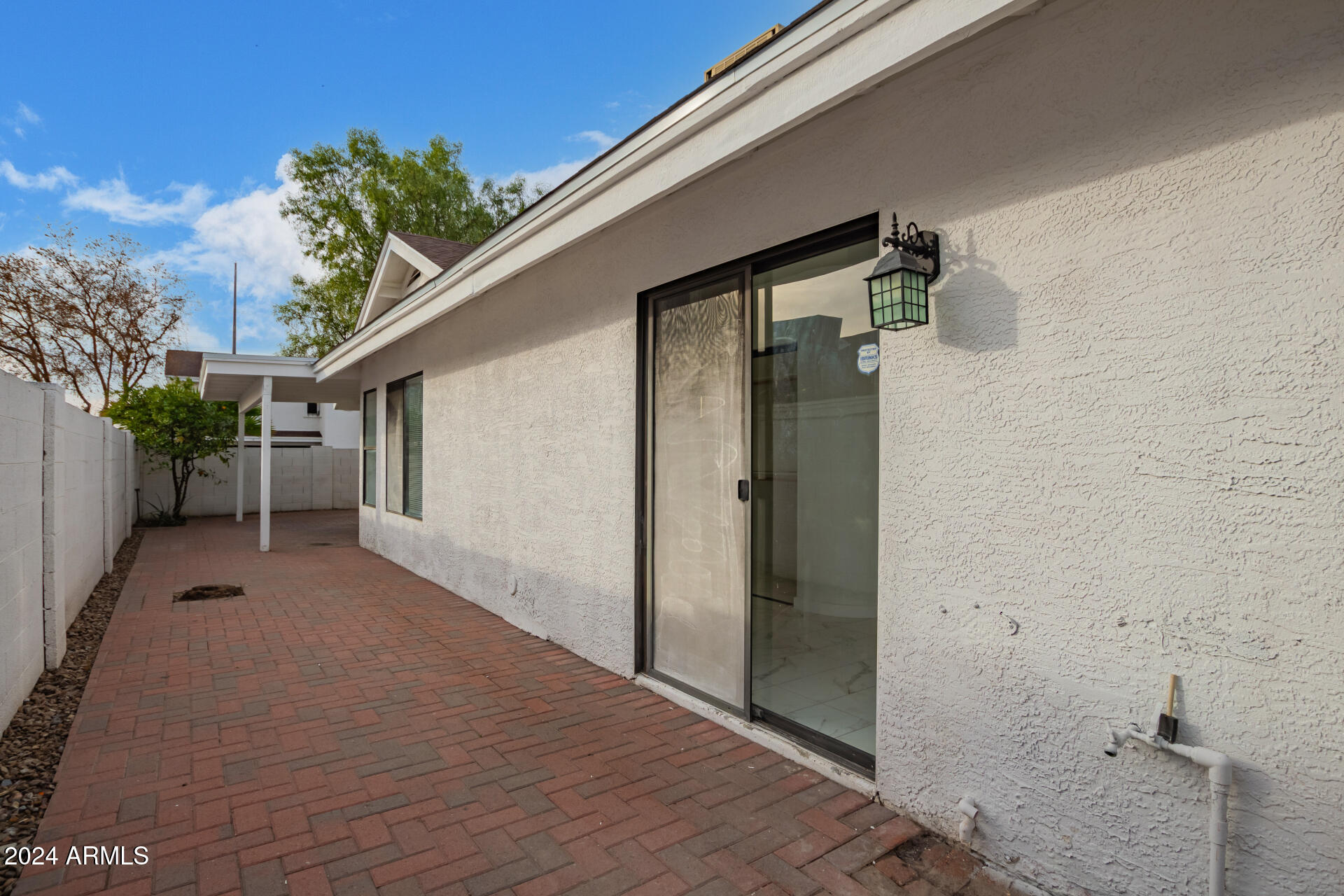 3223 E TOPEKA Drive