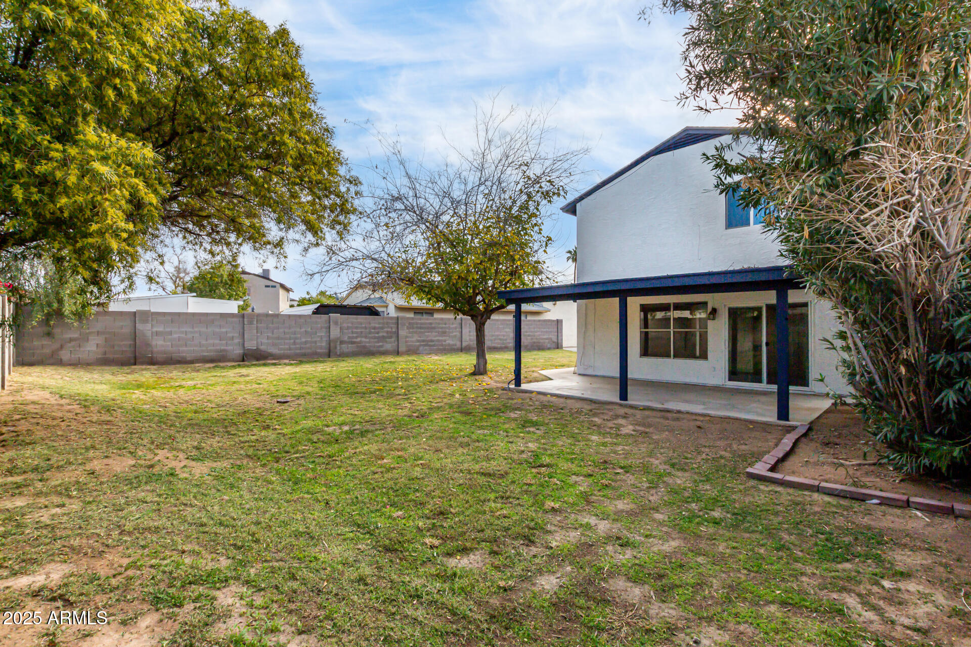 1506 E TOPEKA Drive