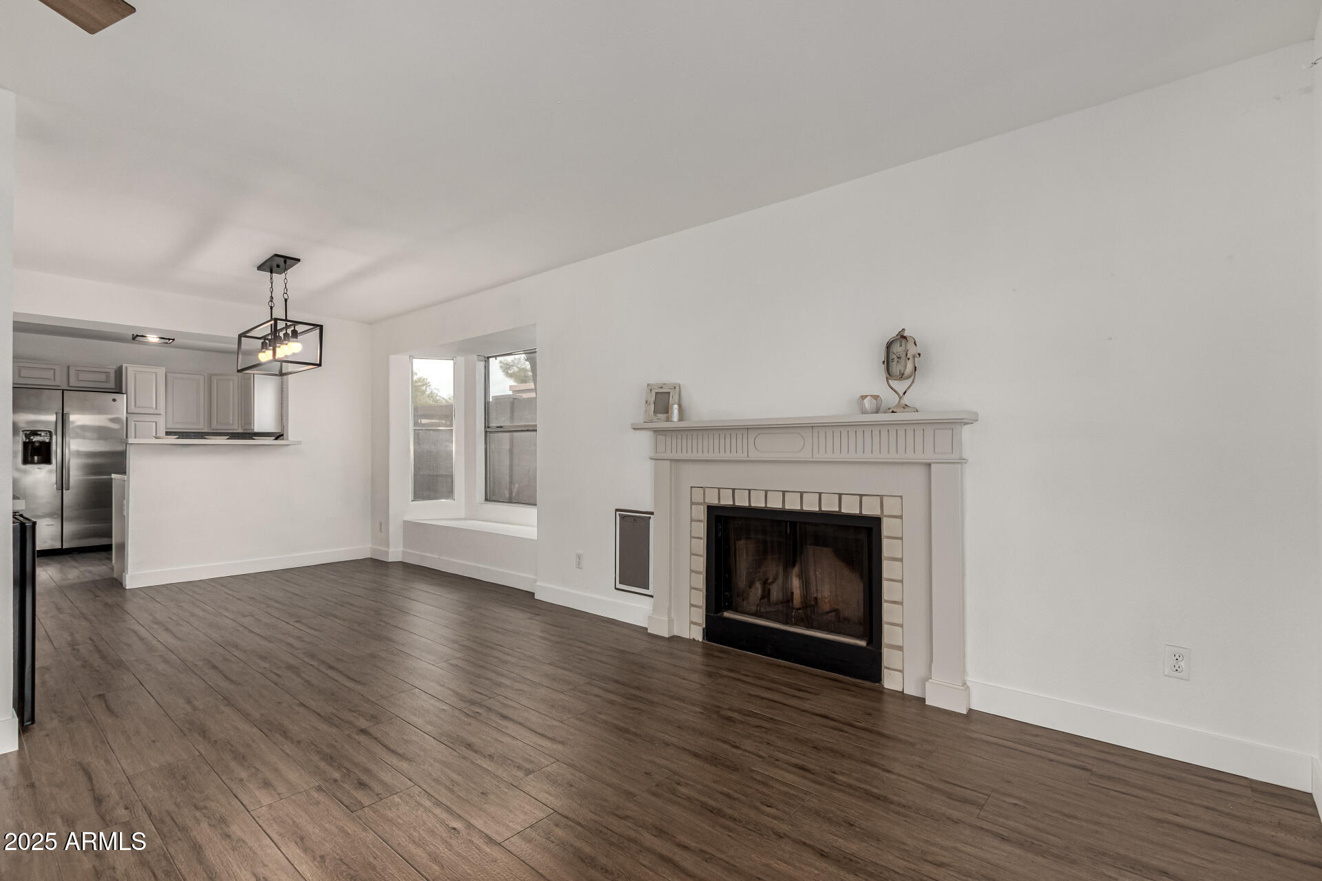 1506 E TOPEKA Drive