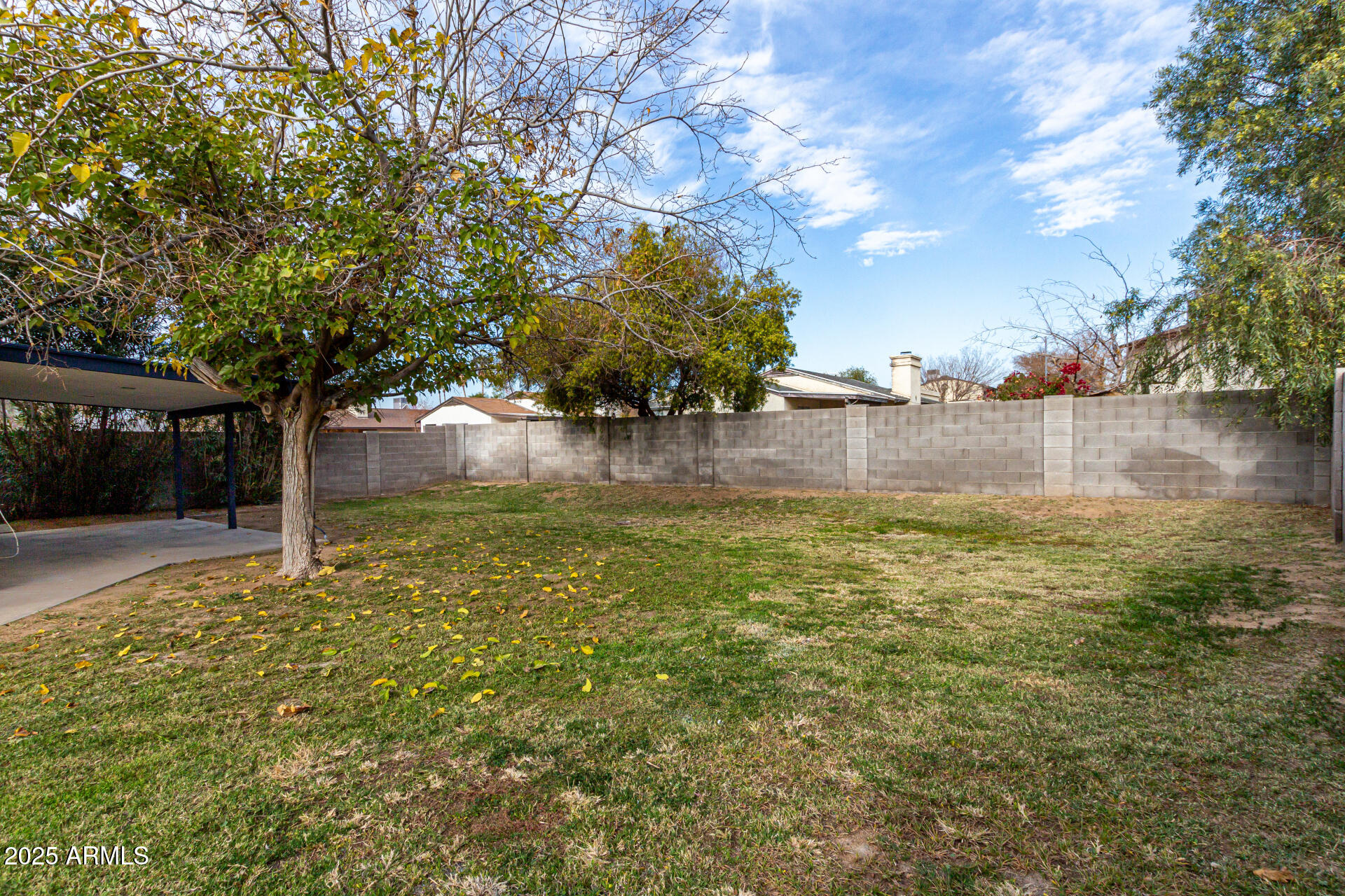 1506 E TOPEKA Drive