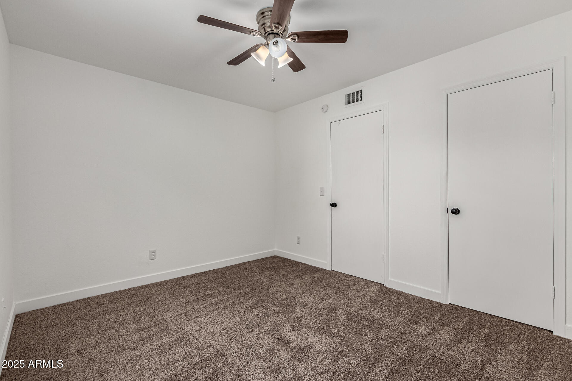 1506 E TOPEKA Drive