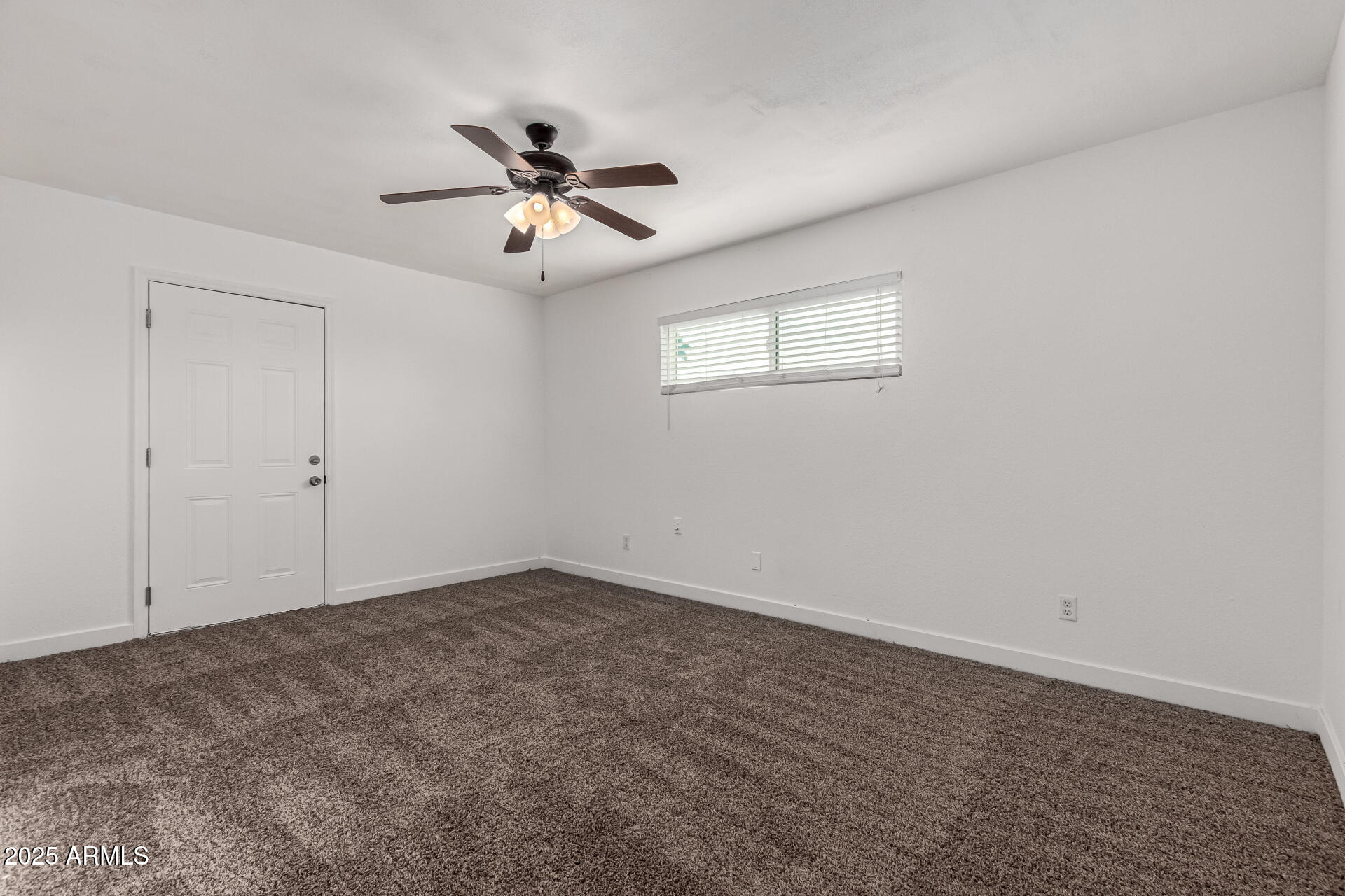 1506 E TOPEKA Drive