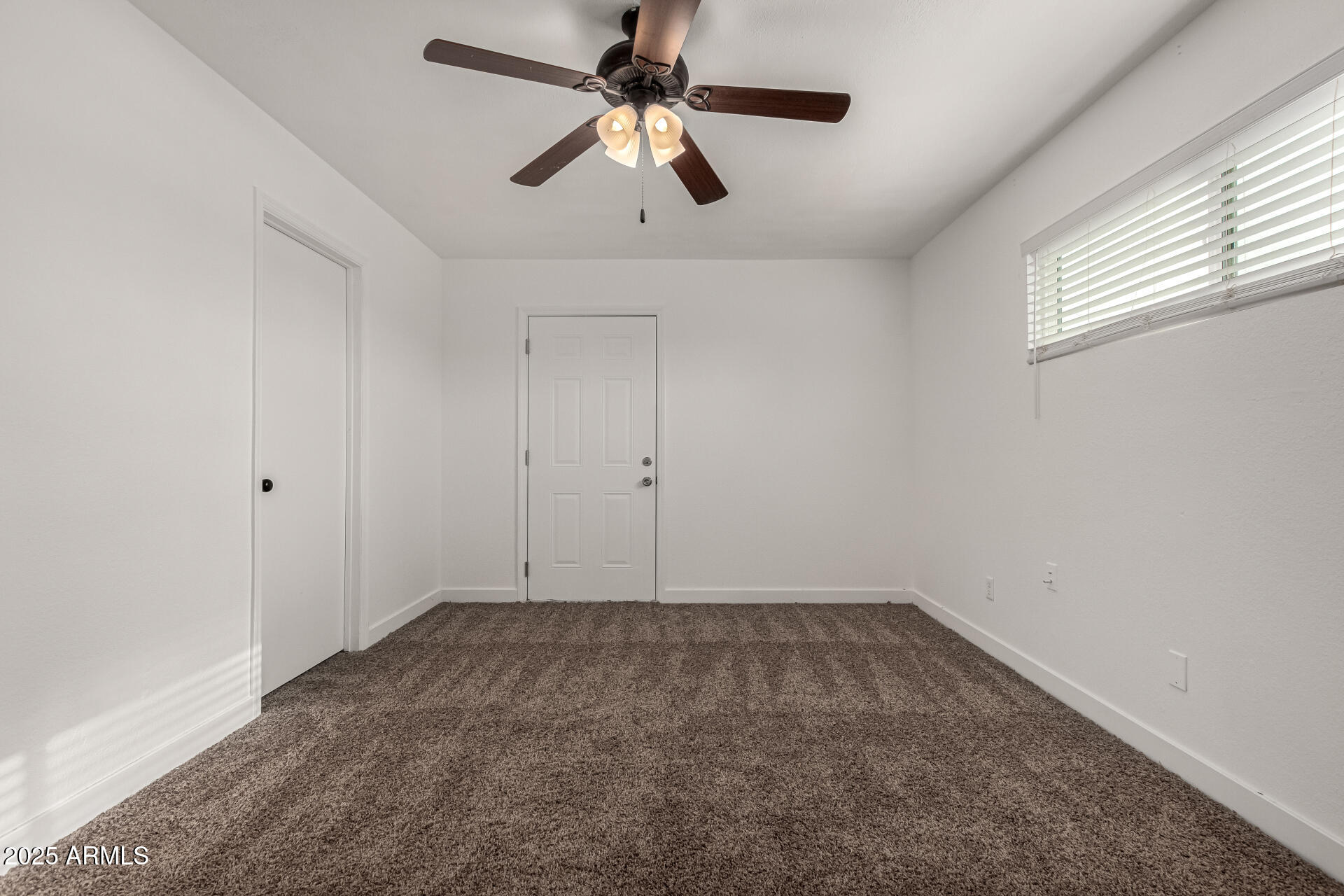 1506 E TOPEKA Drive