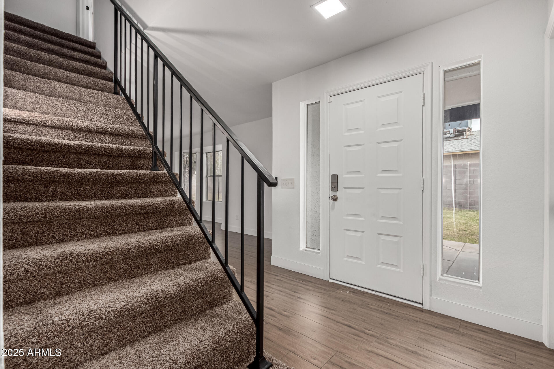 1506 E TOPEKA Drive
