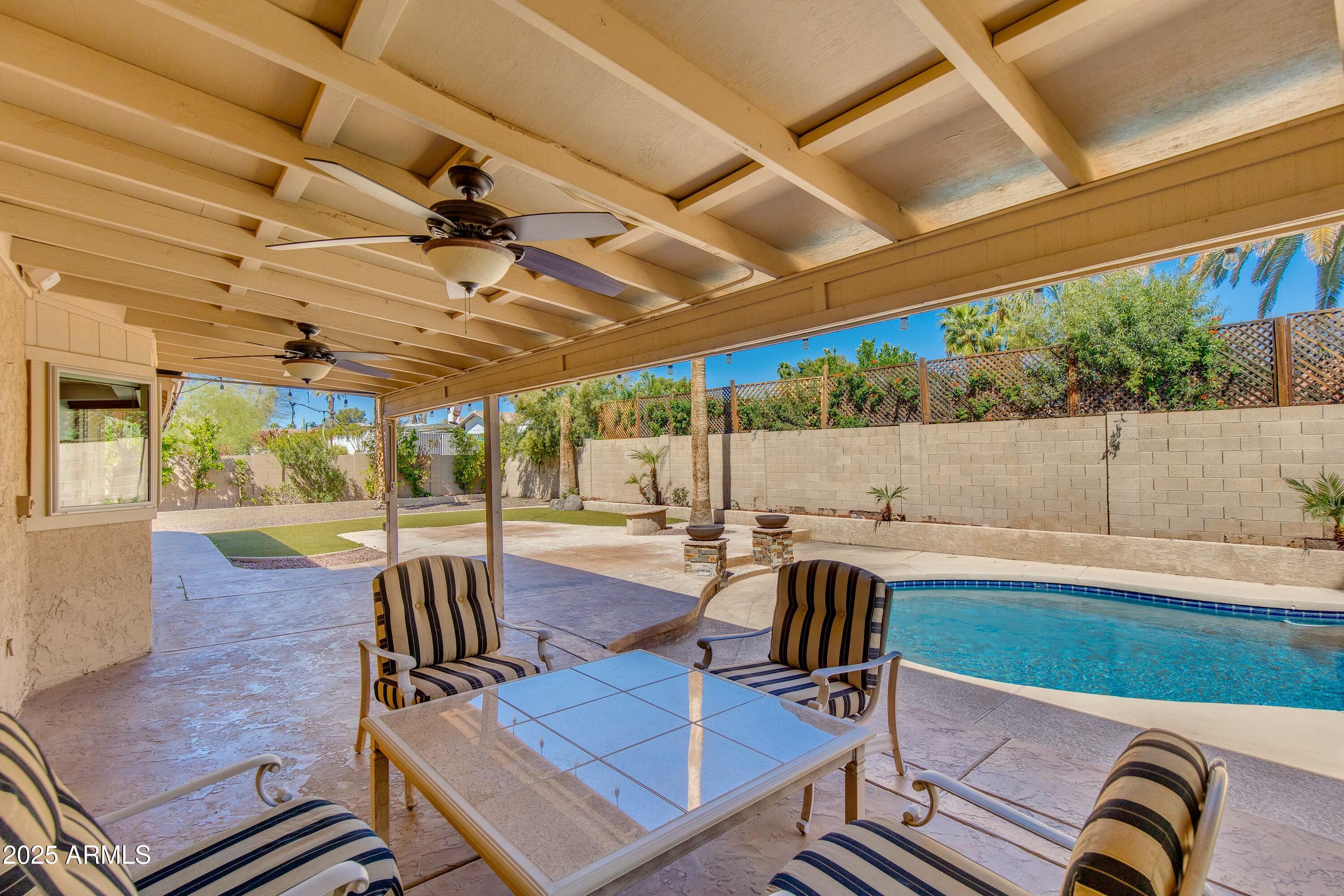 302 E CAROL ANN Way