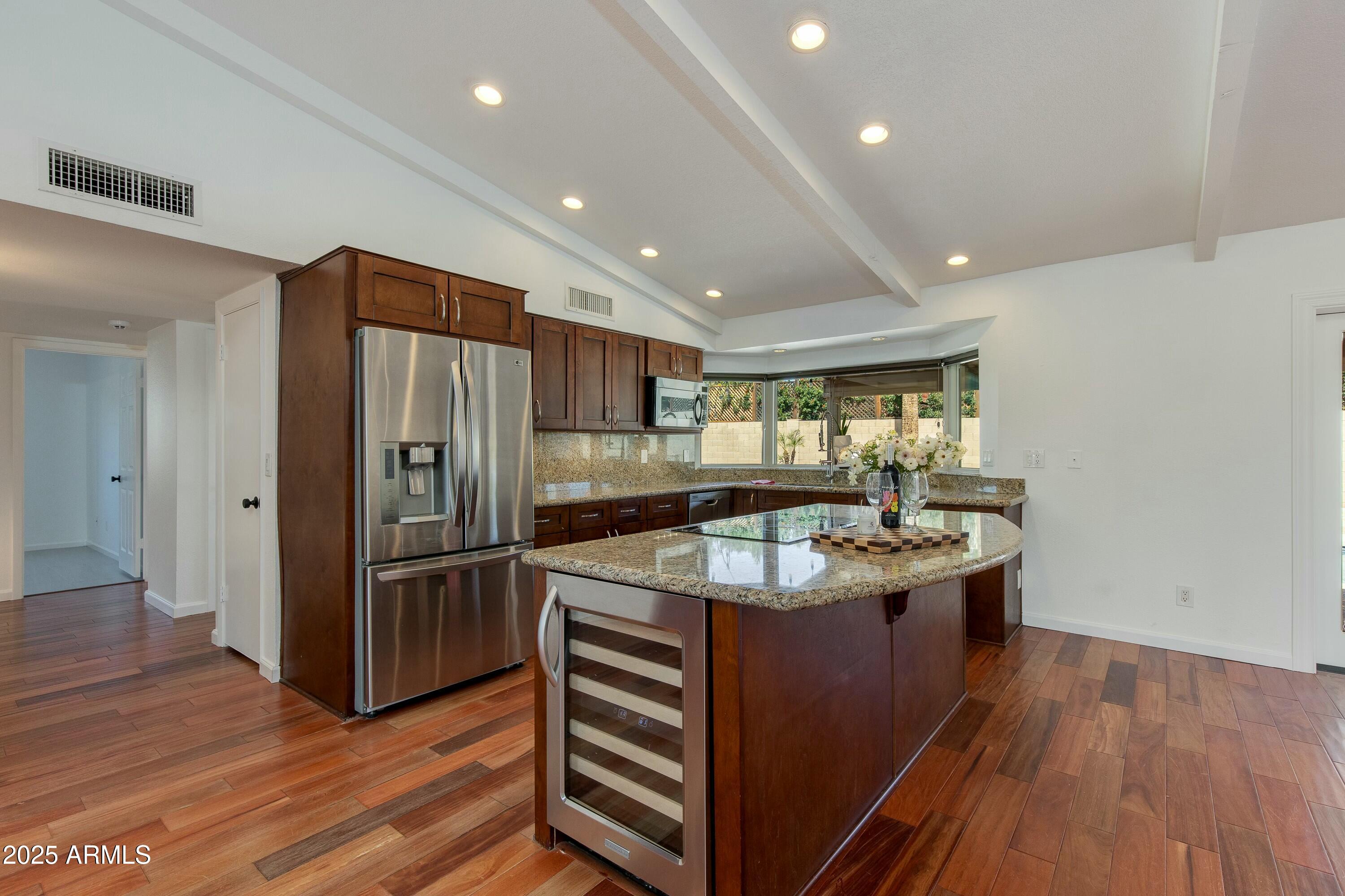 302 E CAROL ANN Way
