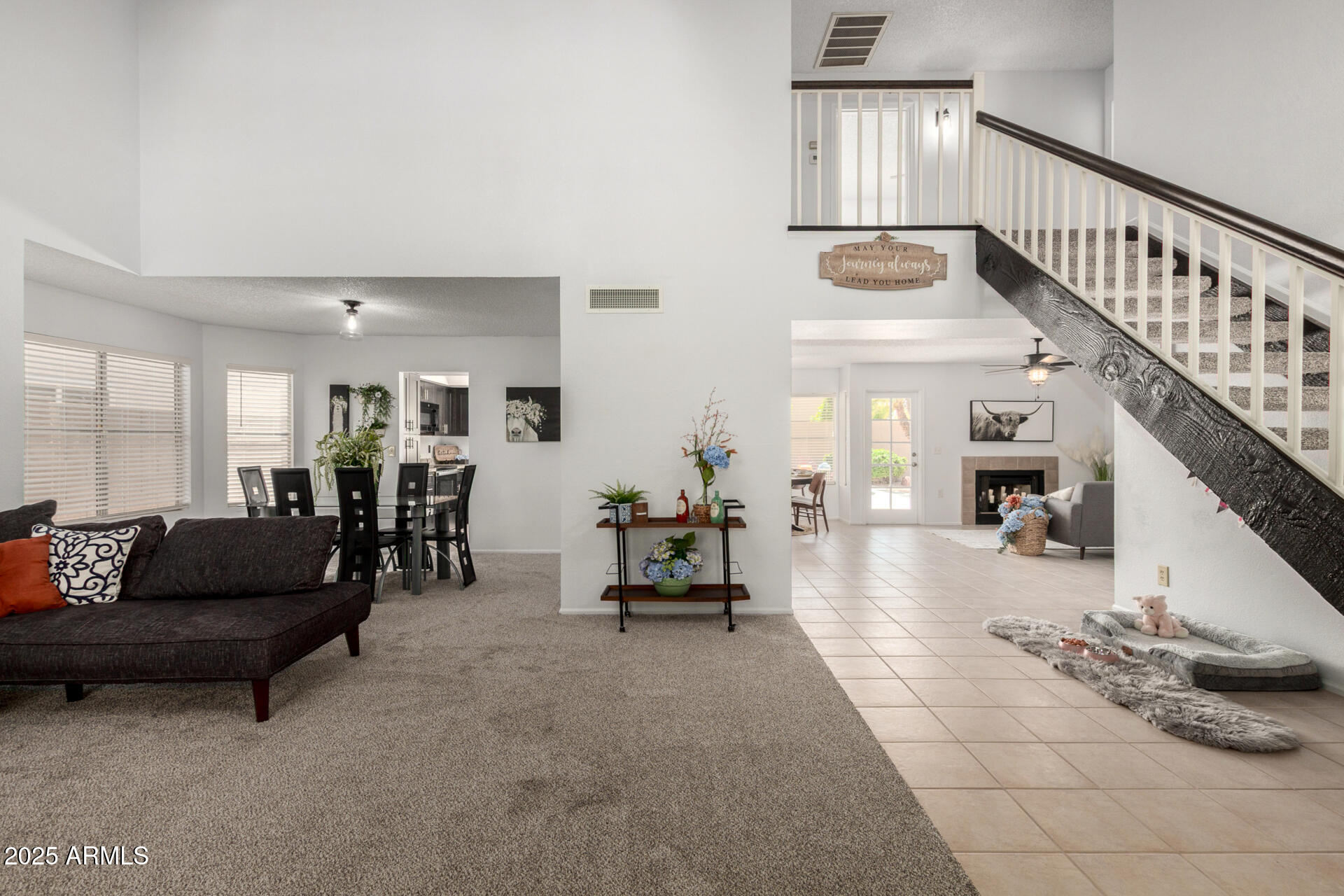 2713 W OAKGROVE Lane
