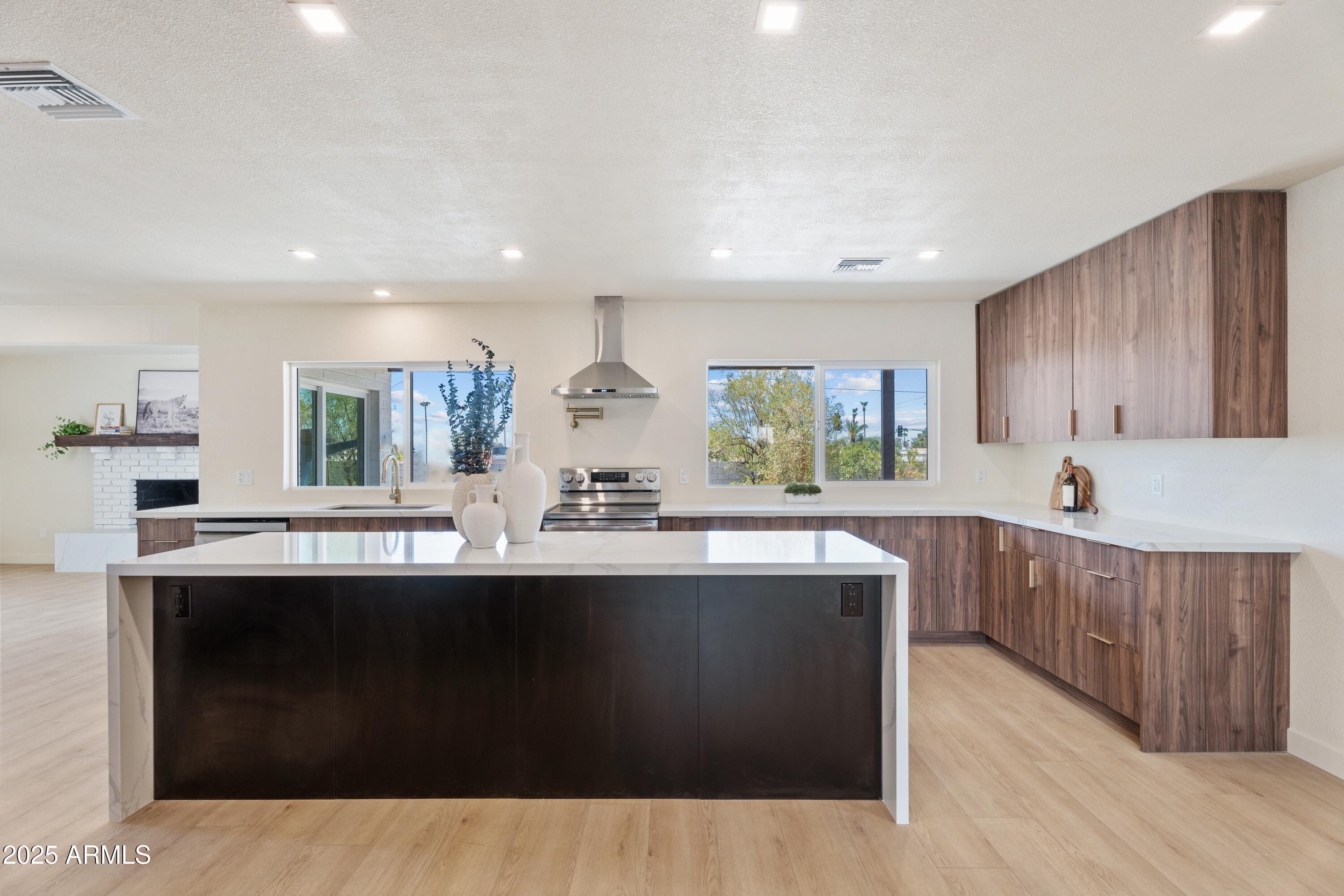 15244 N 7TH Place