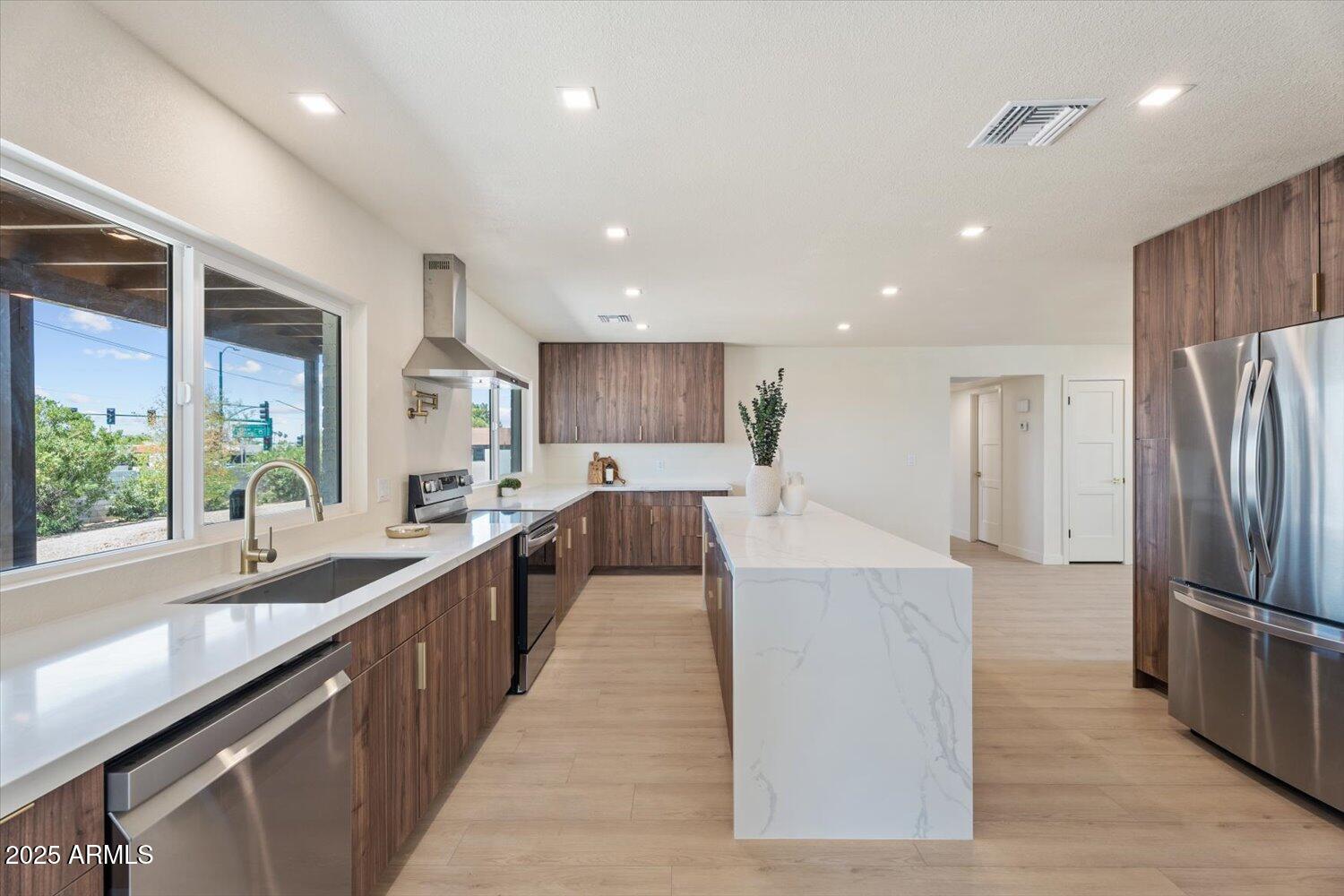 15244 N 7TH Place