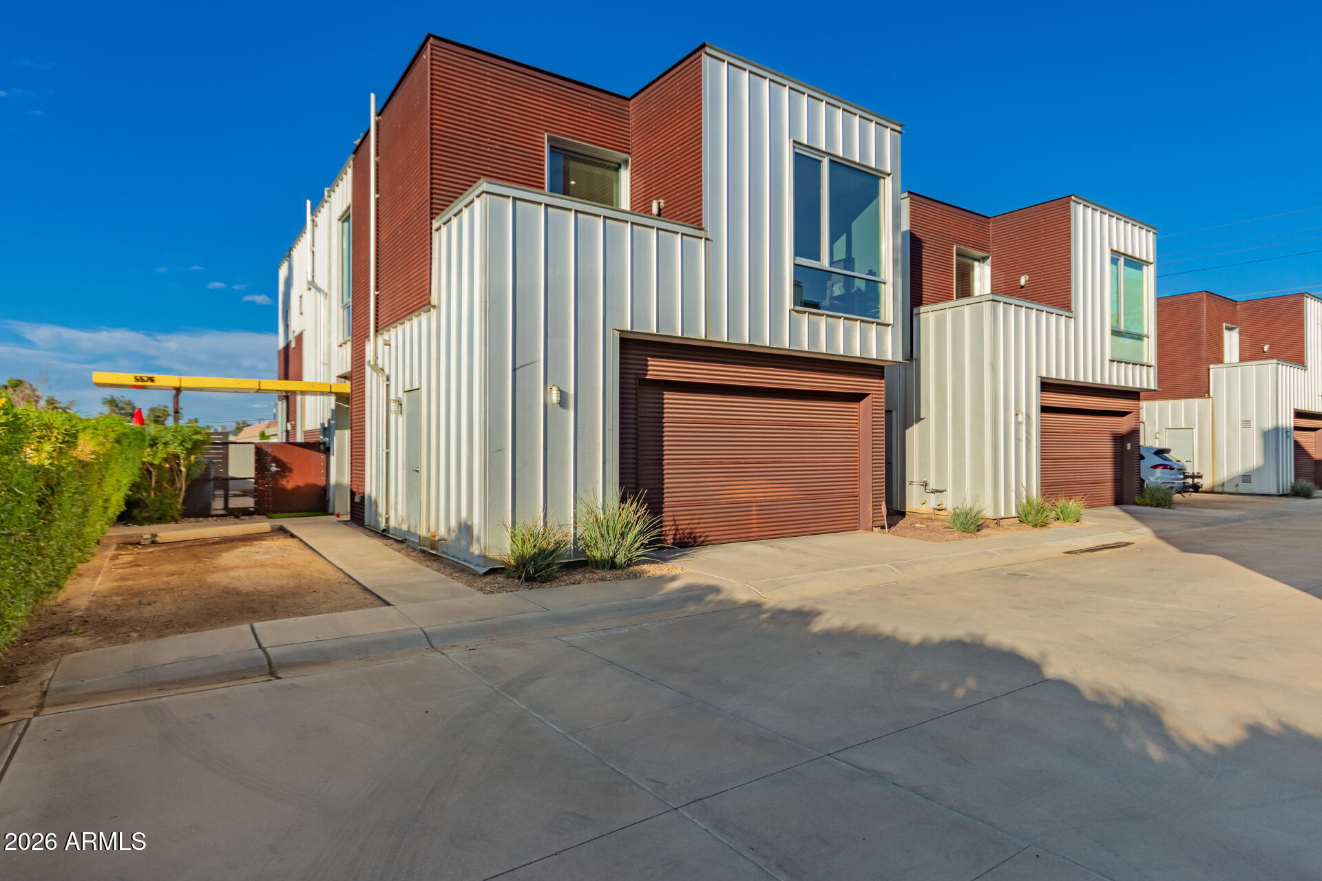 5576 N 12TH Street