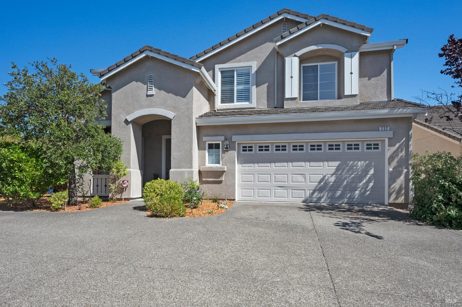 232 Cambridge Ln