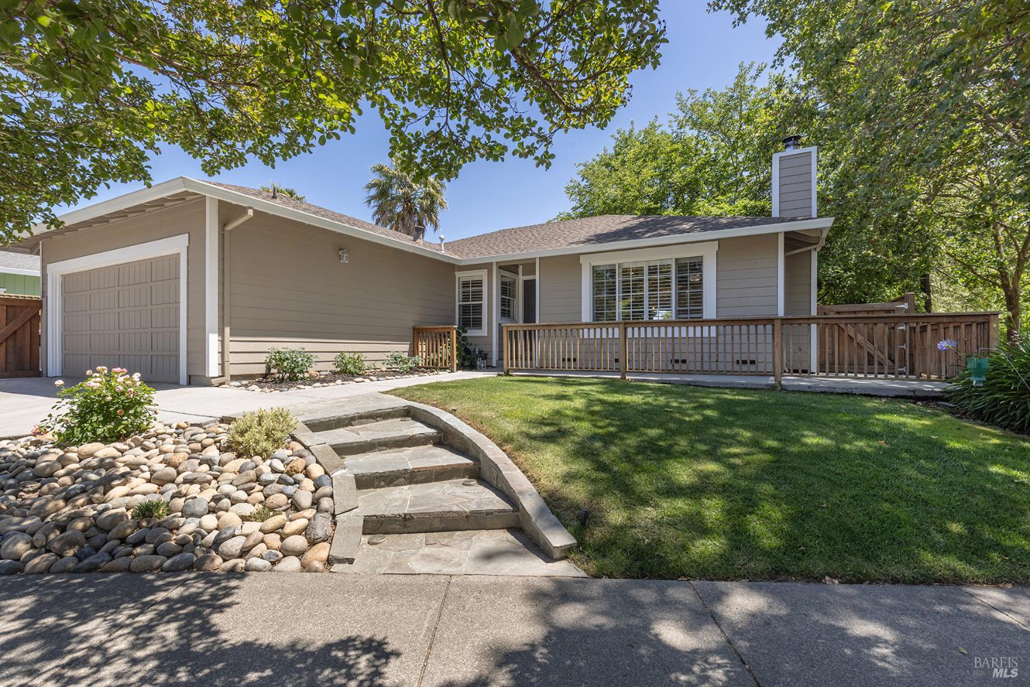 2470 Darla Dr