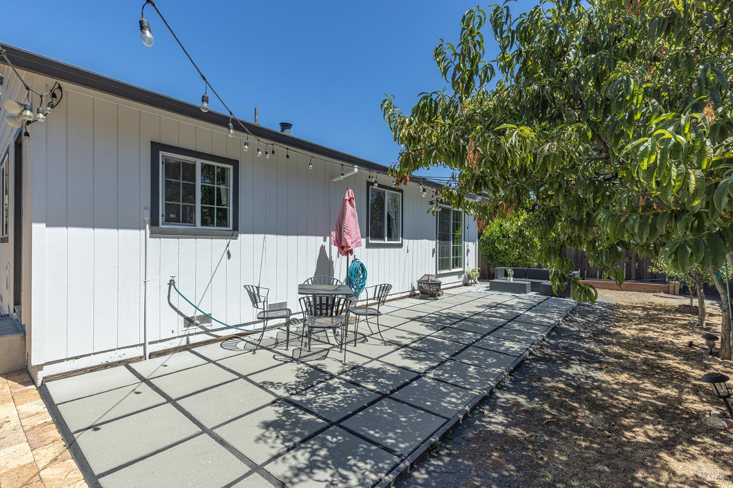 1538 Surrey Dr