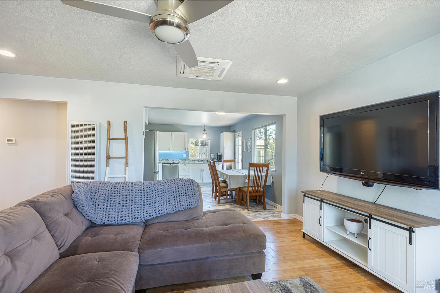 1538 Surrey Dr
