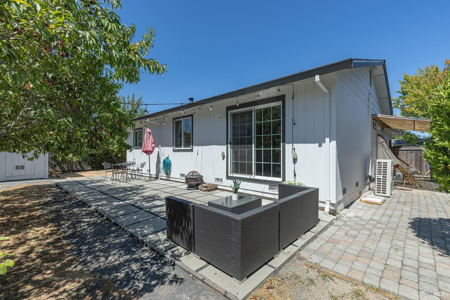 1538 Surrey Dr