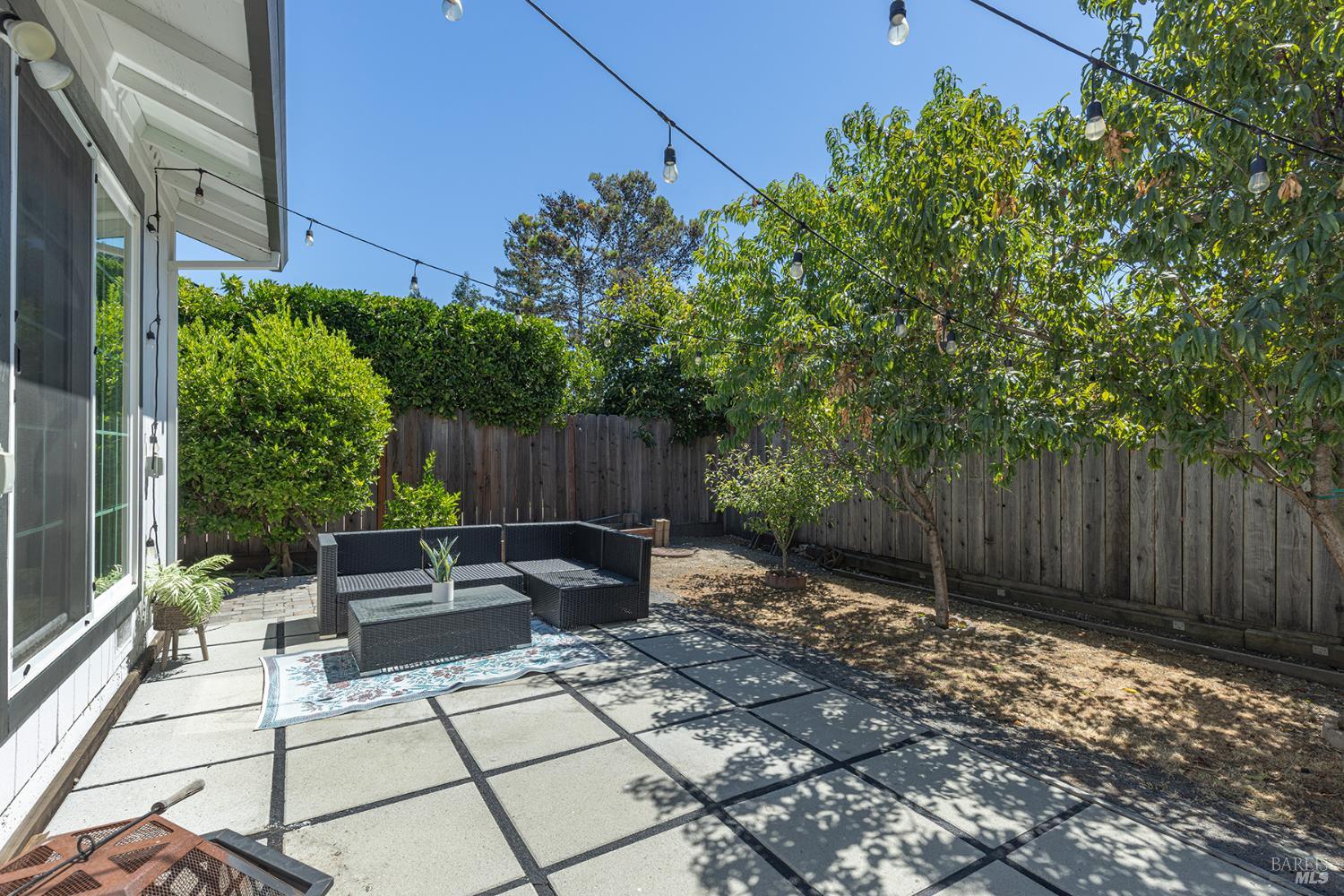 1538 Surrey Dr