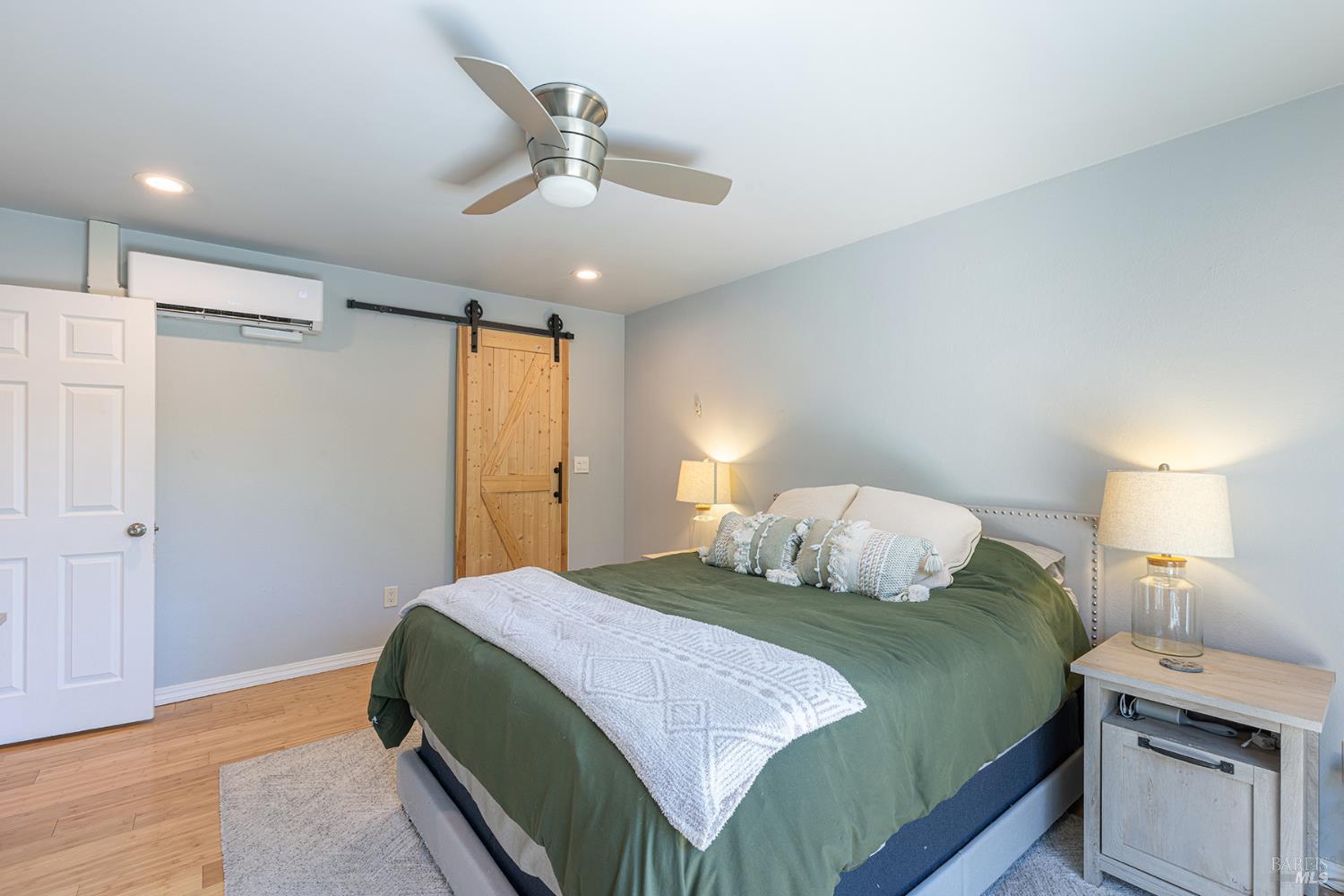 1538 Surrey Dr