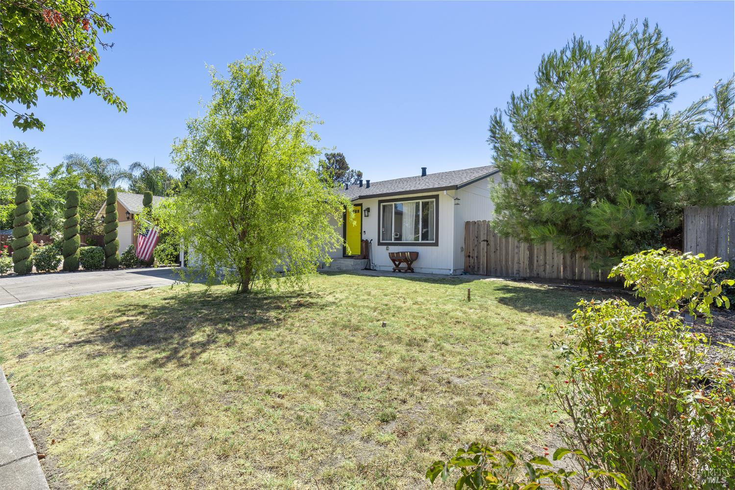 1538 Surrey Dr