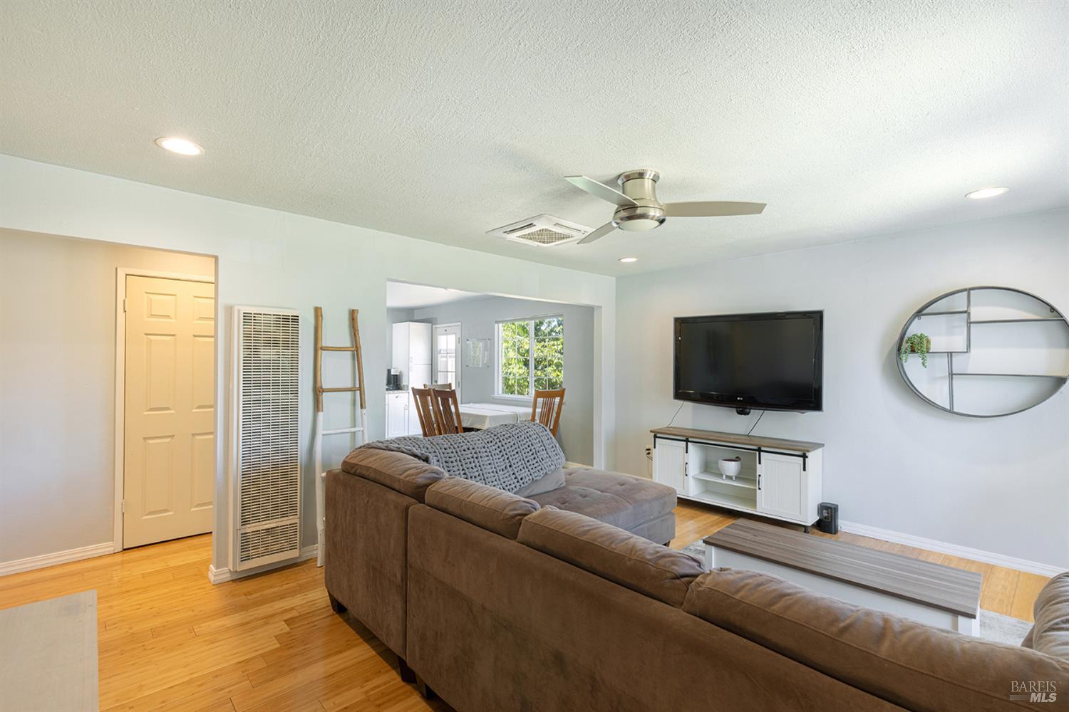 1538 Surrey Dr