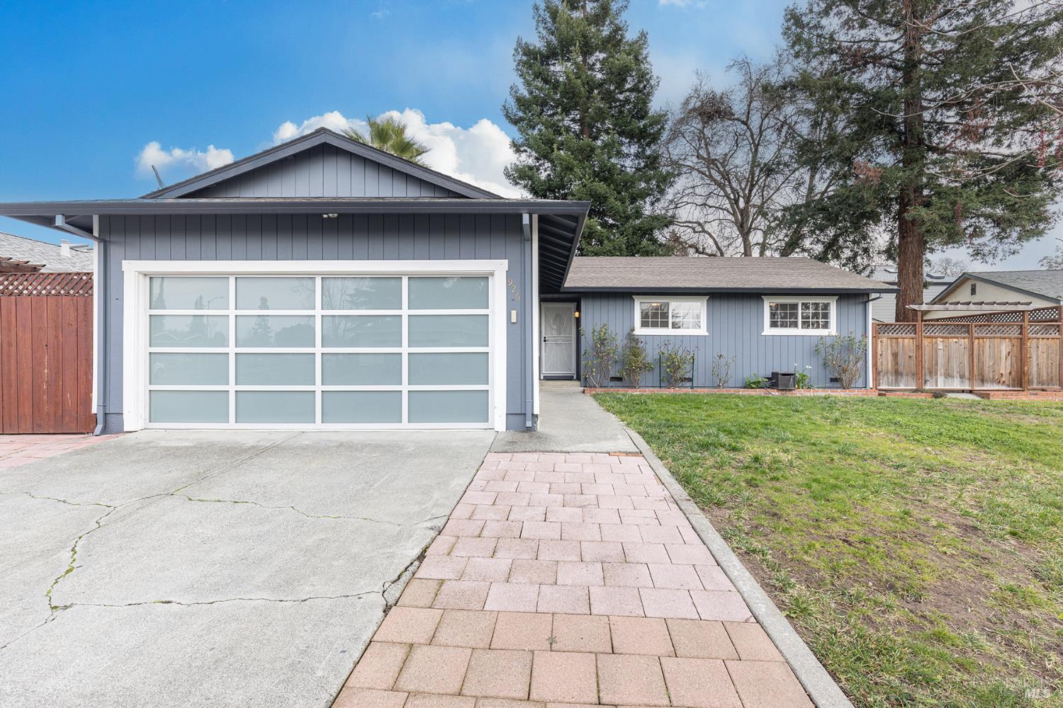 926 Lodi Street