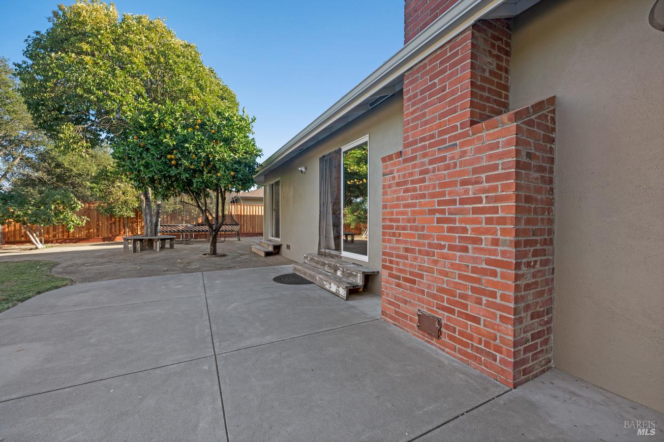 1436 Buchanan Street