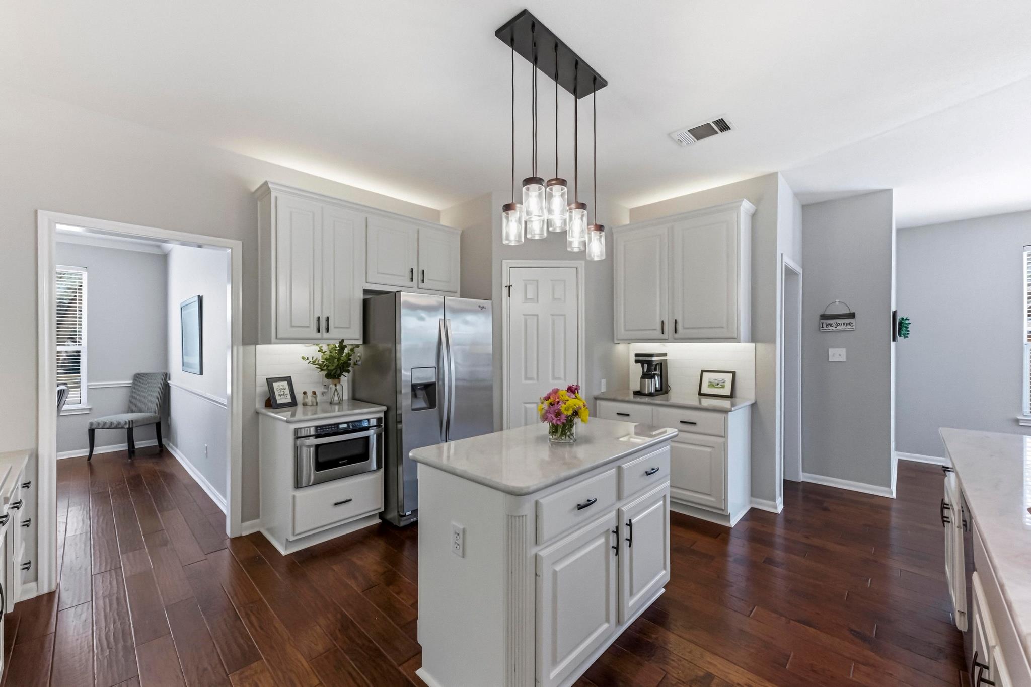 5905 Republic Of Texas BLVD