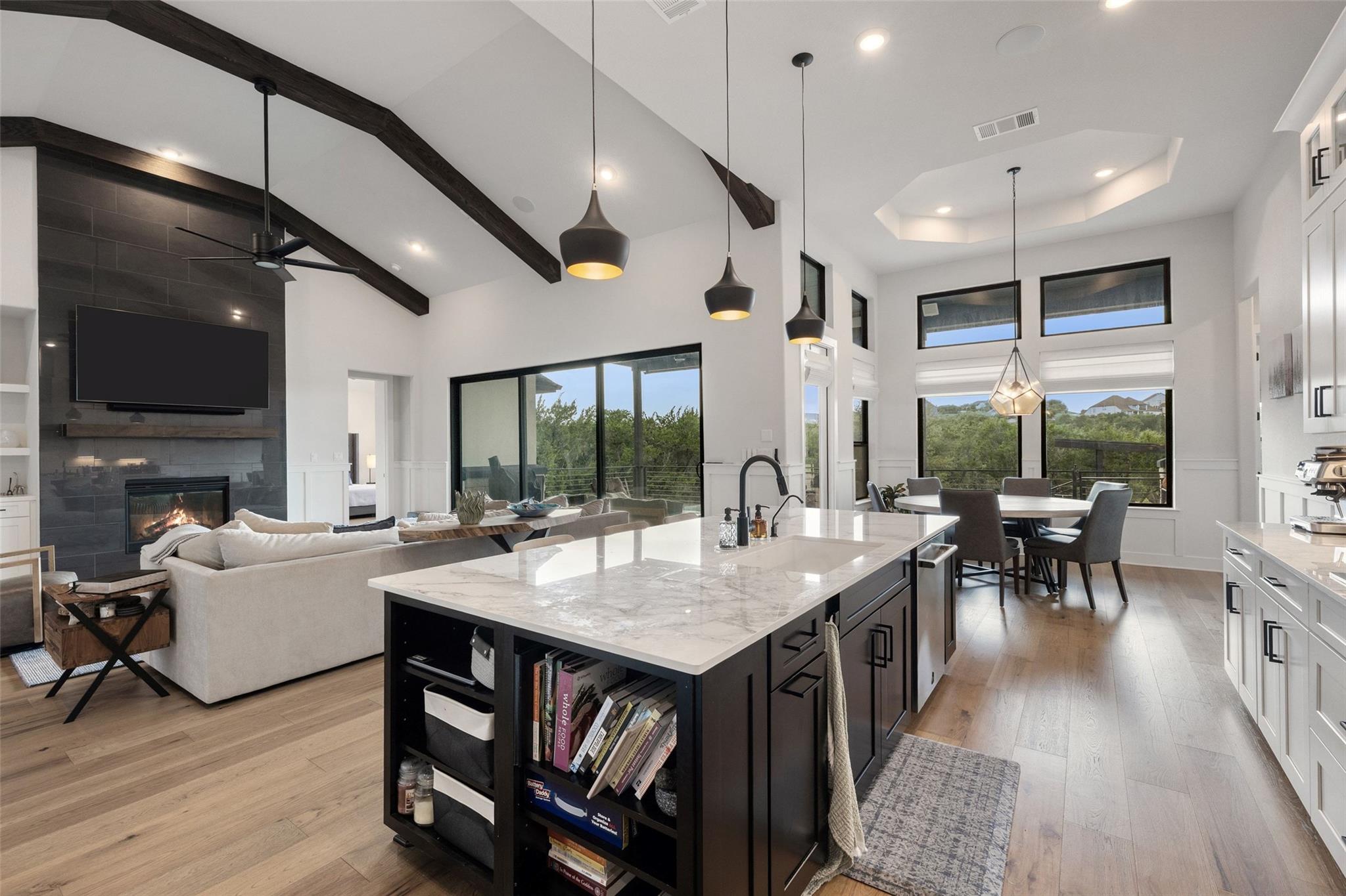 1293 Gato Del Sol Ave