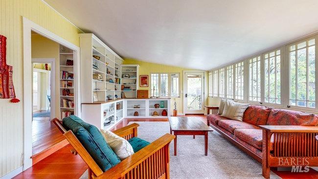 8100 Sonoma Mountain Rd