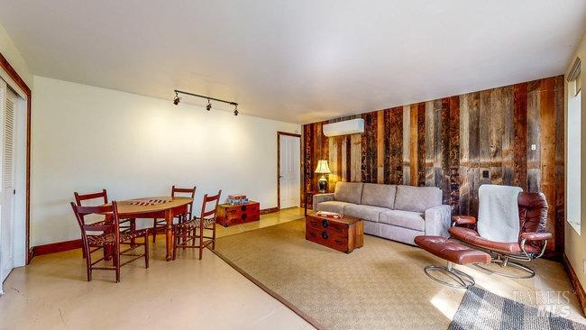 8100 Sonoma Mountain Rd