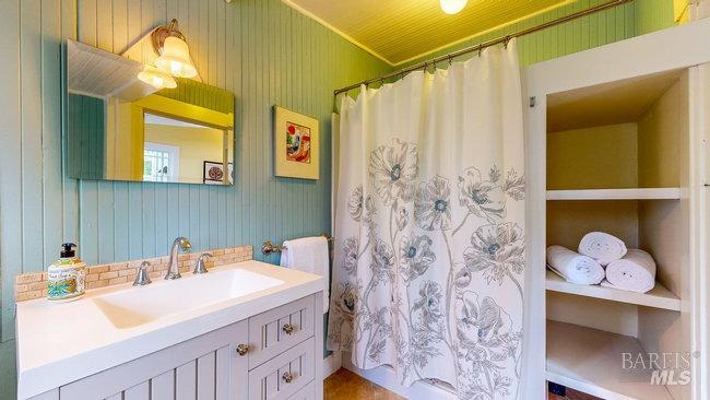 8100 Sonoma Mountain Rd