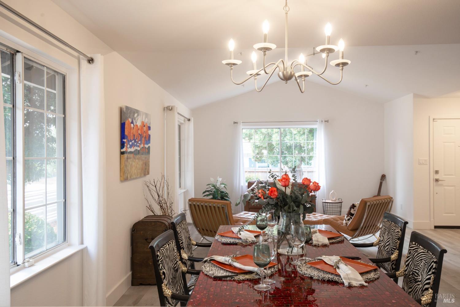 427-429 University St