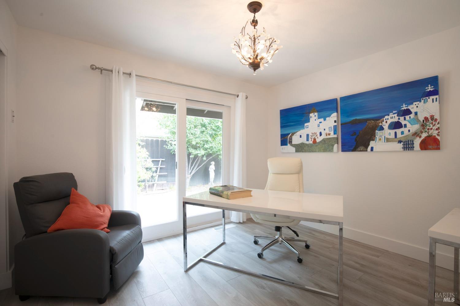 427-429 University St