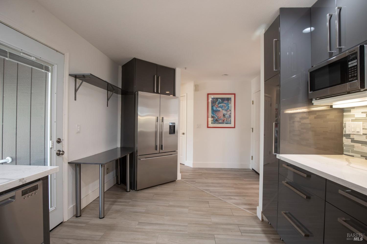 427-429 University St