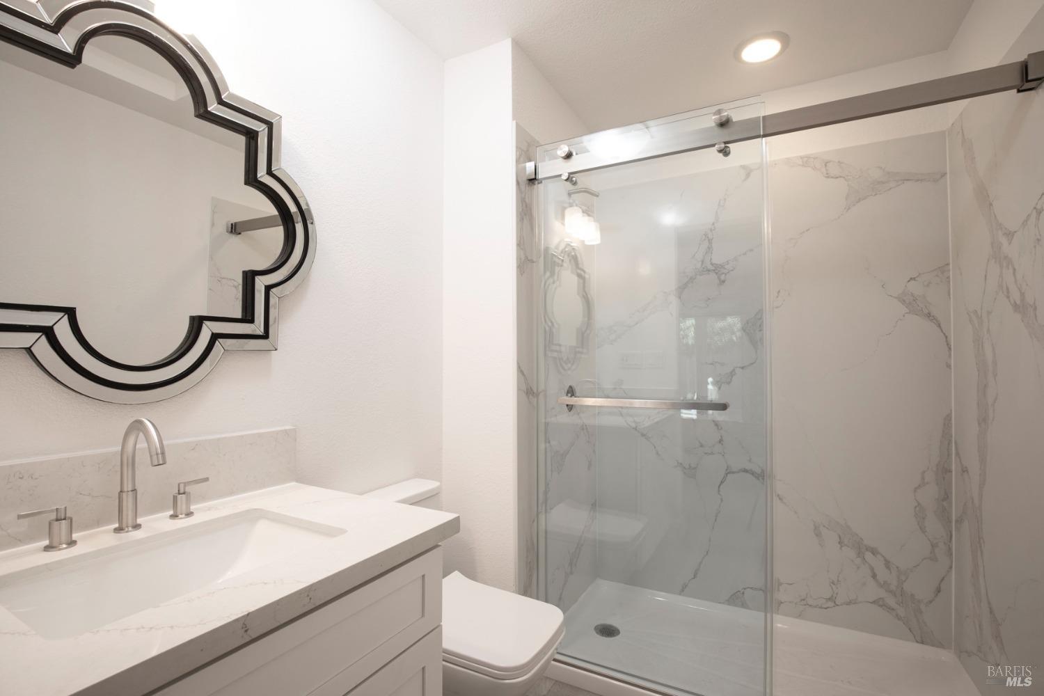 427-429 University St