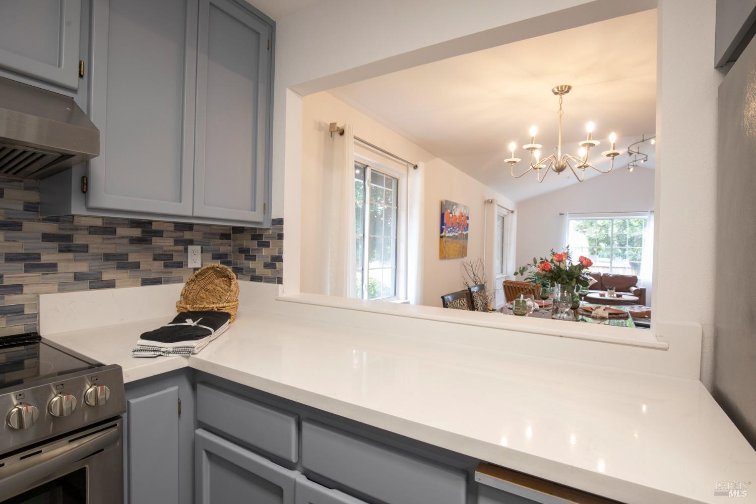 427-429 University St