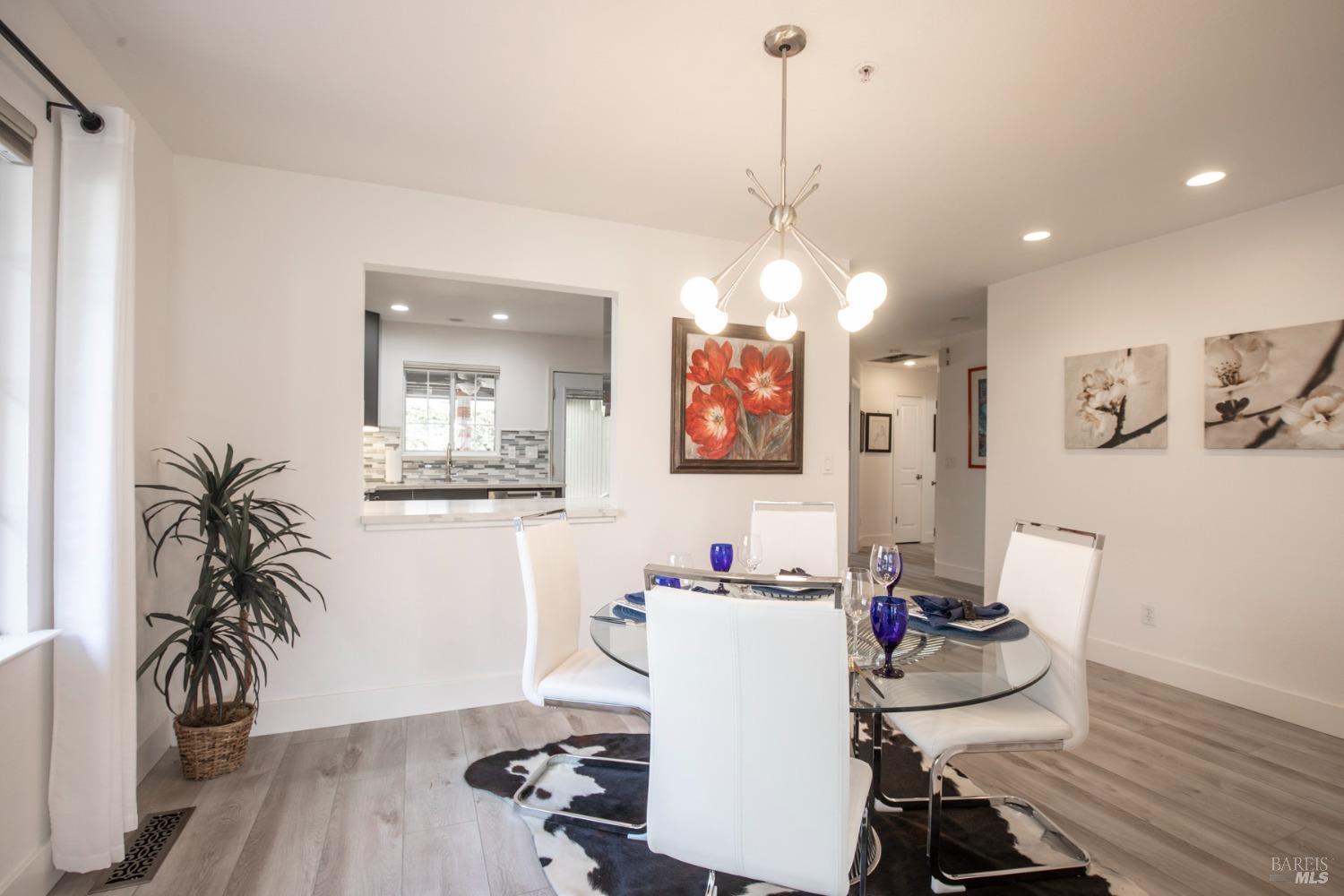 427-429 University St