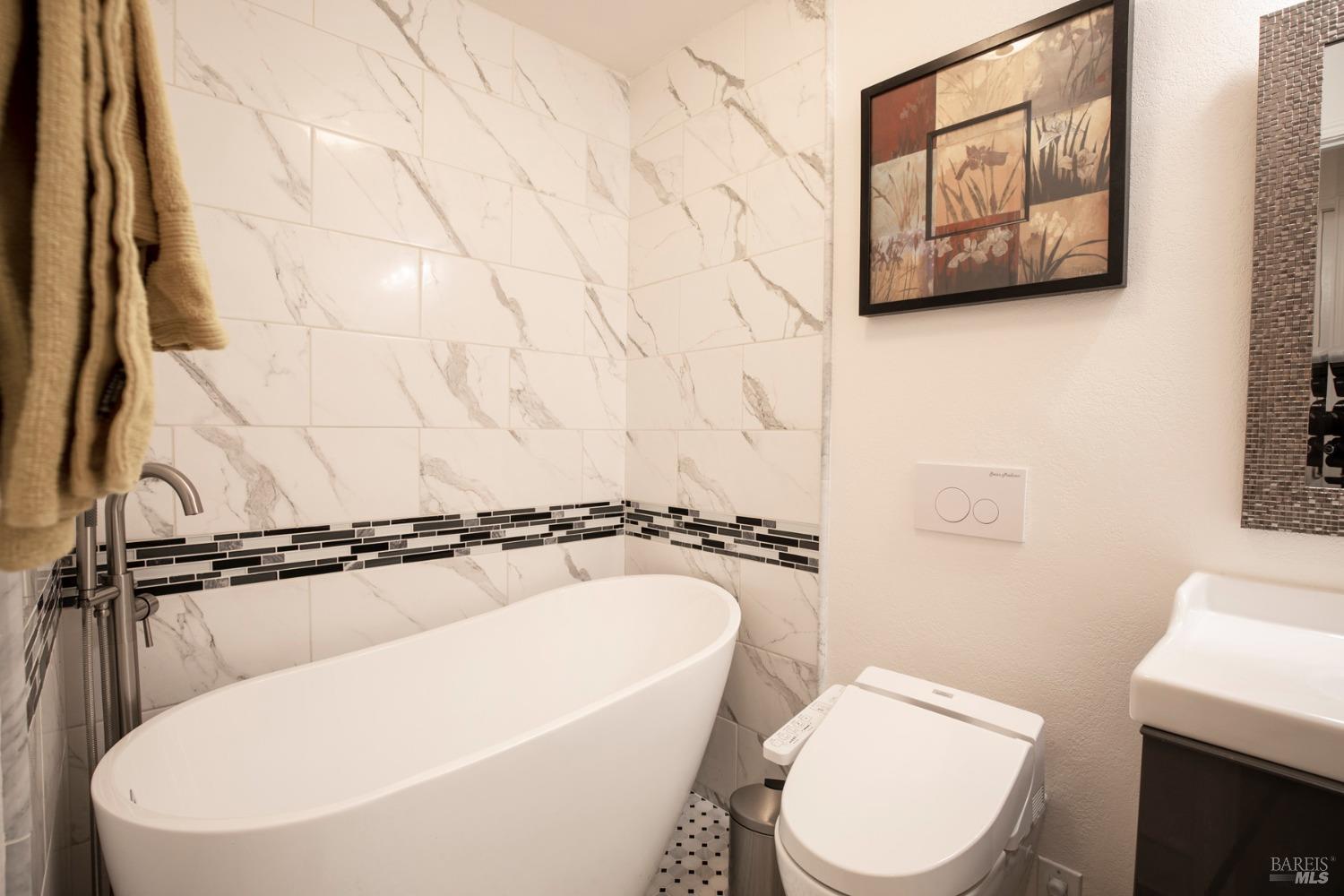 427-429 University St