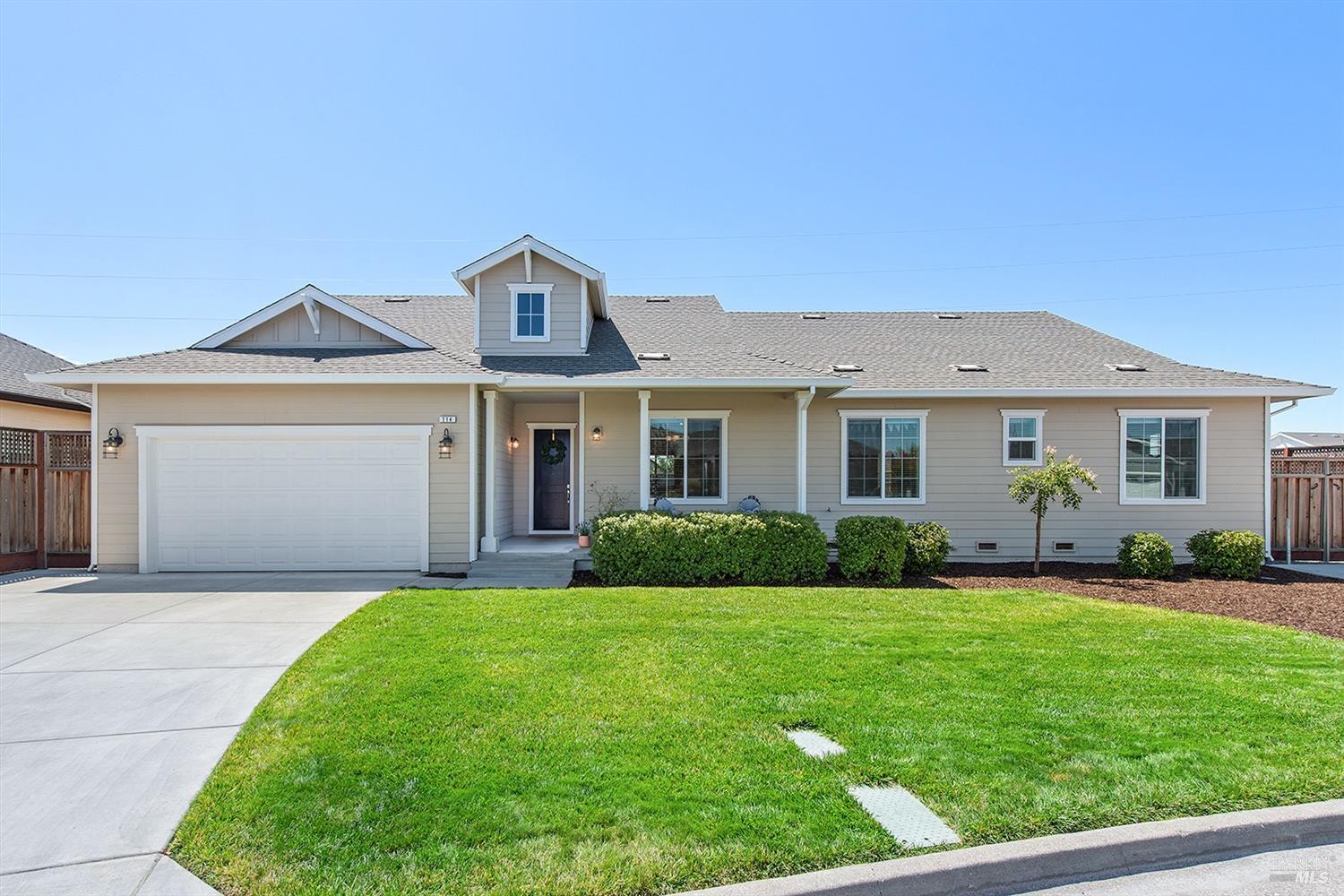 114 Oxford Ct
