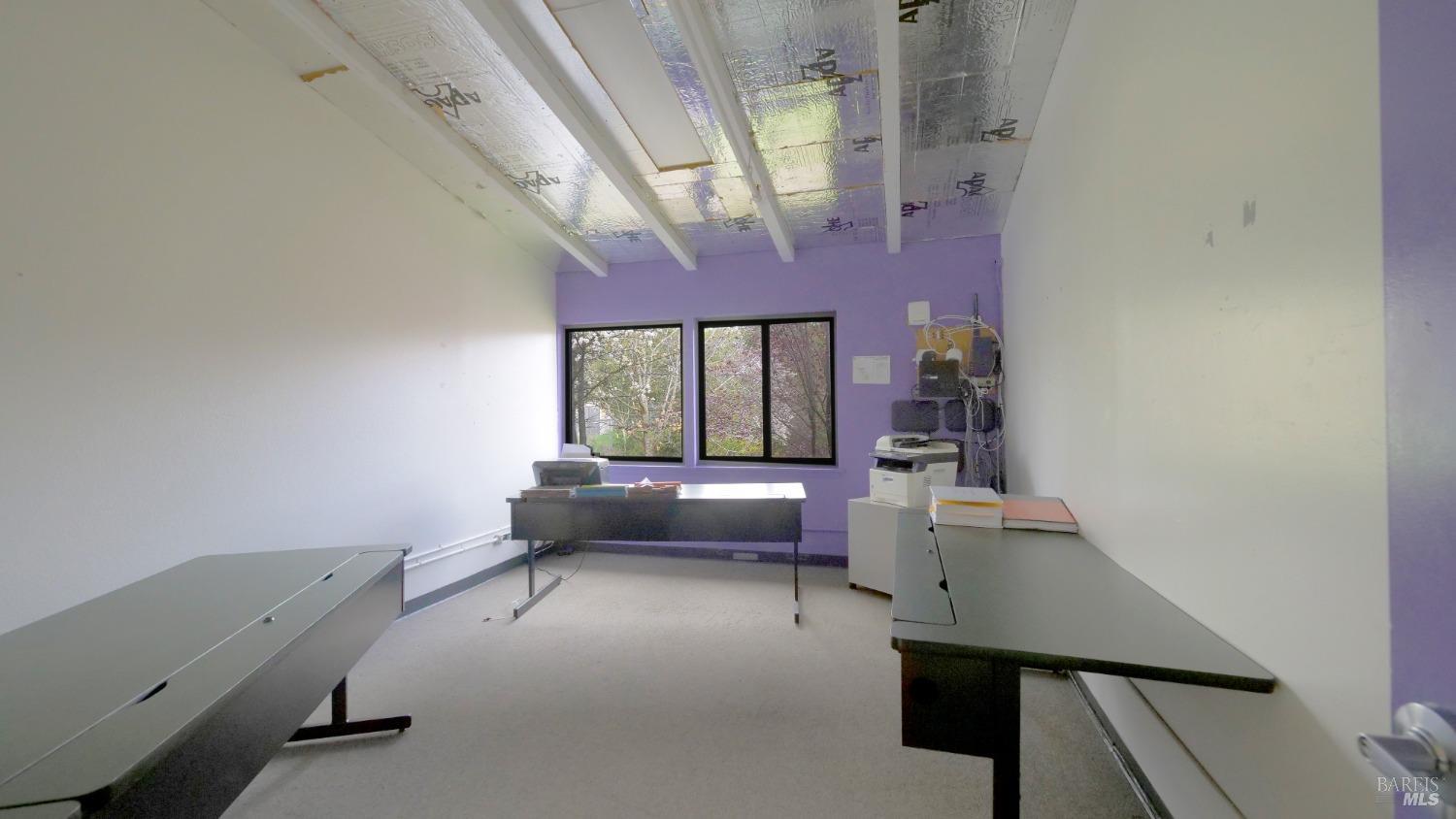 686 S Cloverdale Blvd