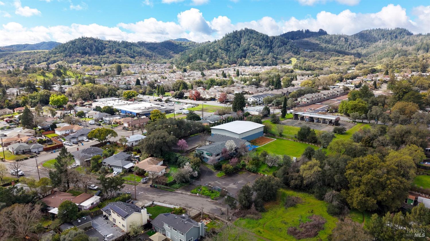 686 S Cloverdale Blvd