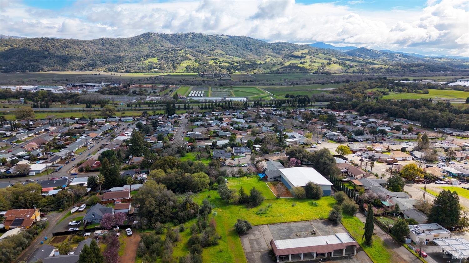 686 S Cloverdale Blvd