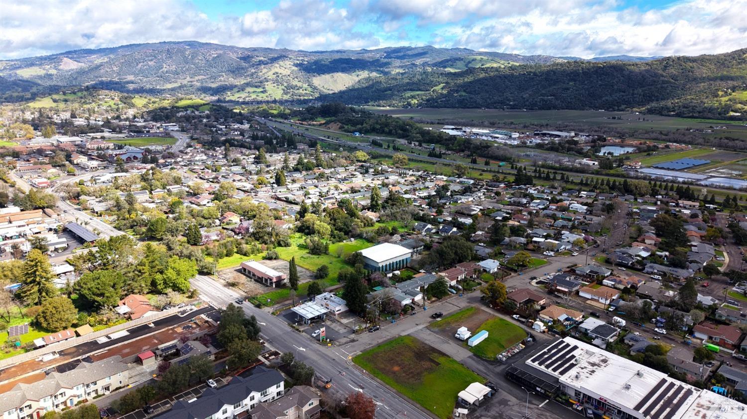 686 S Cloverdale Blvd