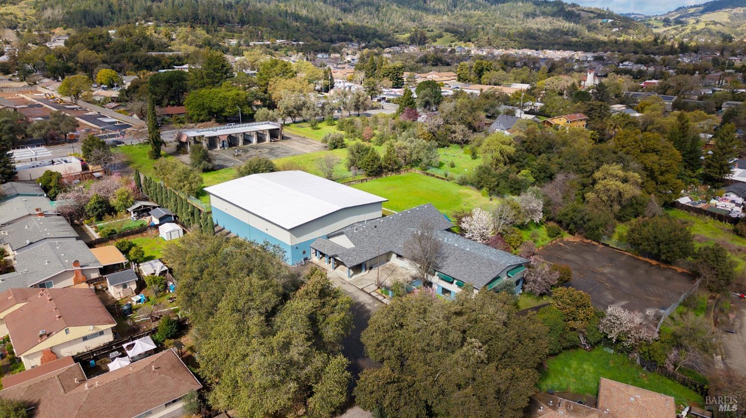 686 S Cloverdale Blvd