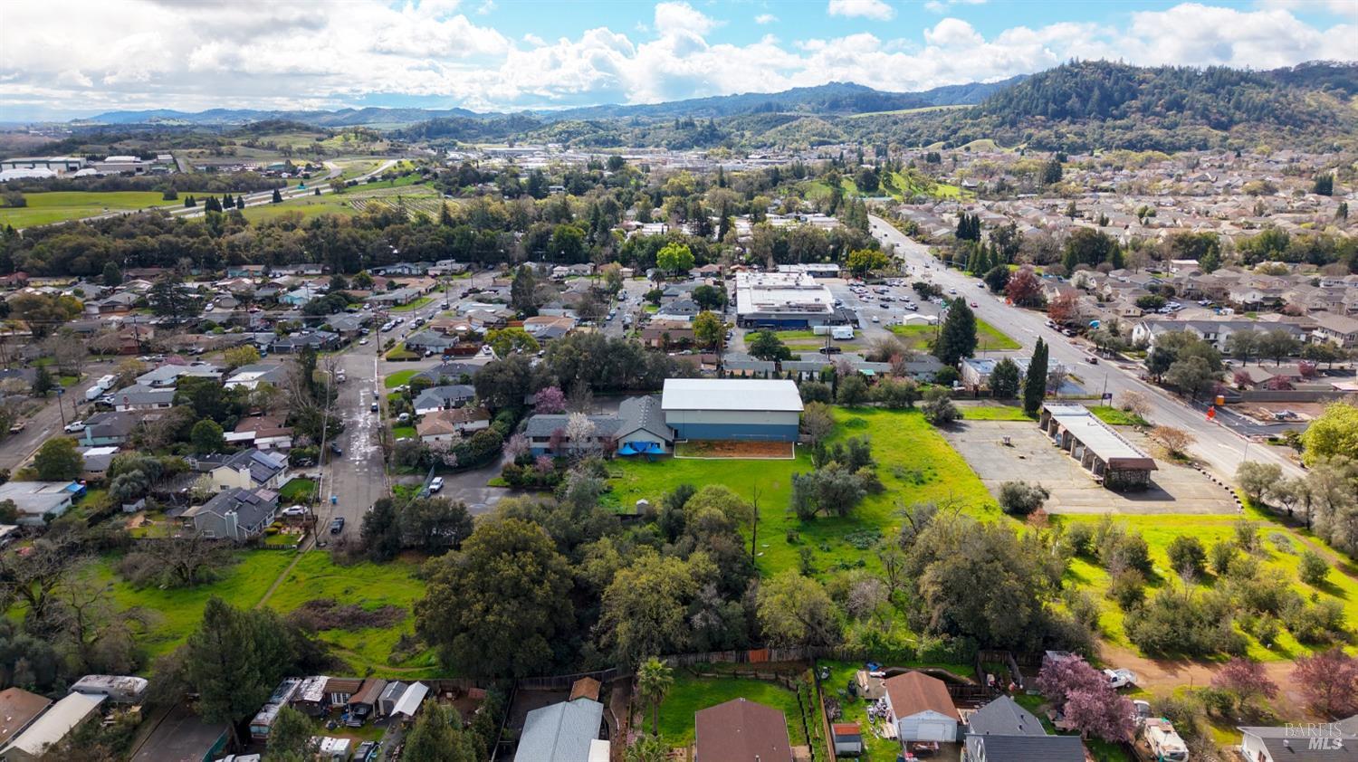 686 S Cloverdale Blvd