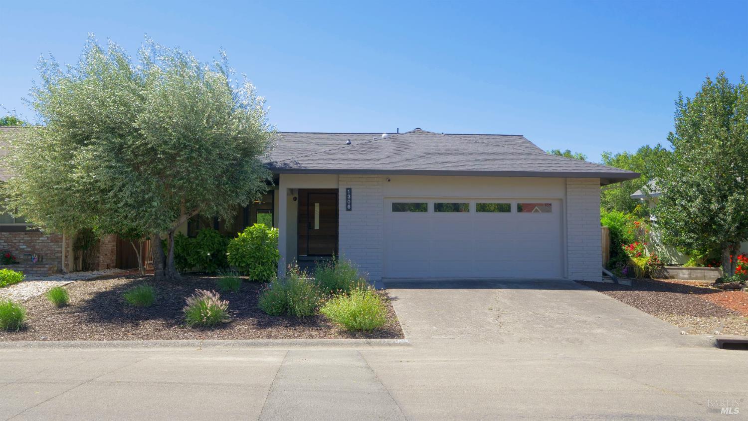 1306 Pinon Dr